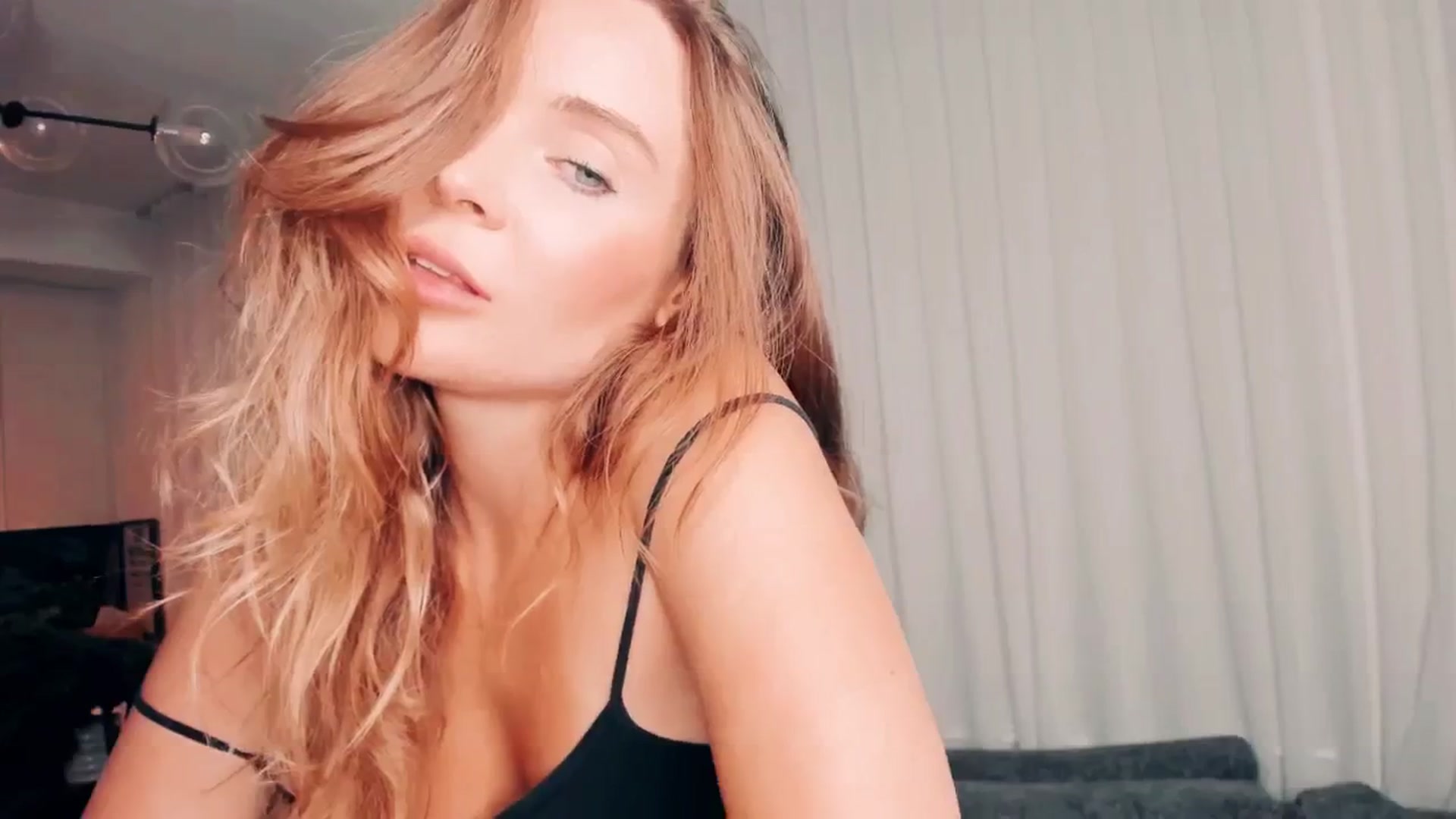 Gallery image thumbnail from NessaMoore's myfreecams stream on, 08/22/2024, 03:13 image 3 of 20