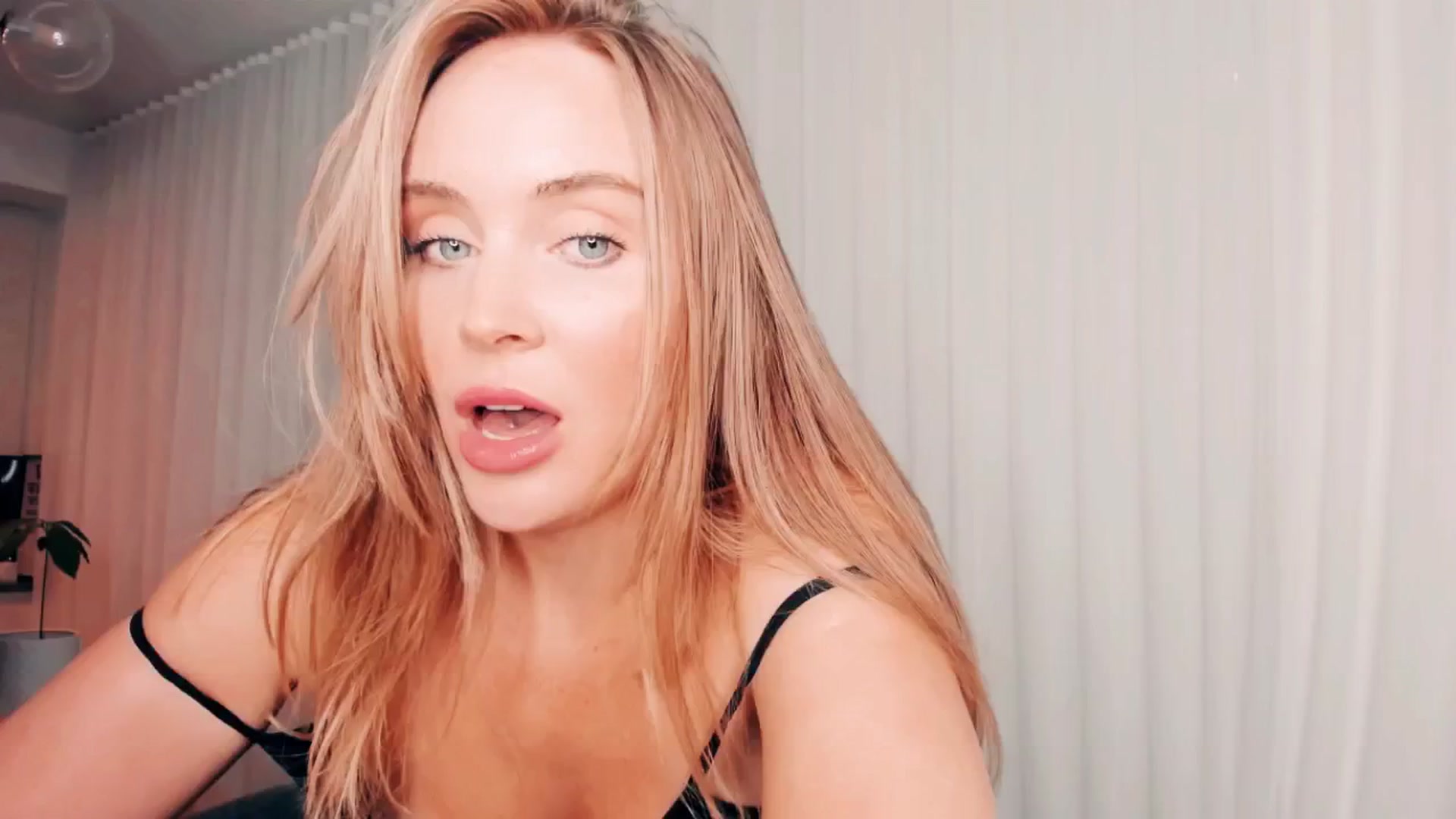 Gallery image thumbnail from NessaMoore's myfreecams stream on, 09/17/2024, 05:51 image 19 of 20
