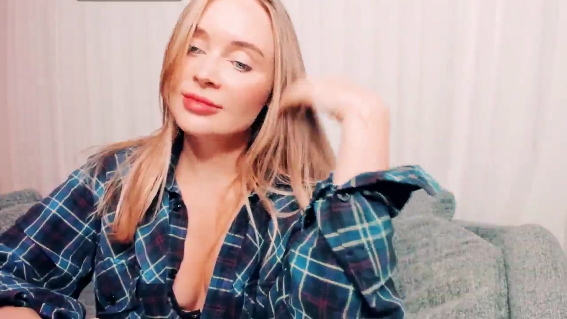 Gallery image thumbnail from NessaMoore's myfreecams stream on, 09/21/2024, 02:22 image 2 of 20