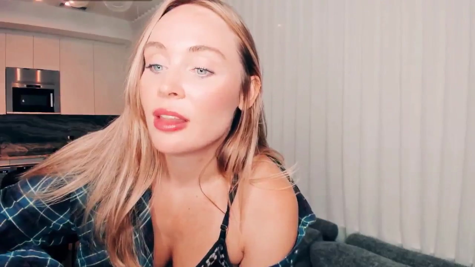 Gallery image thumbnail from NessaMoore's myfreecams stream on, 09/21/2024, 04:41 image 11 of 20