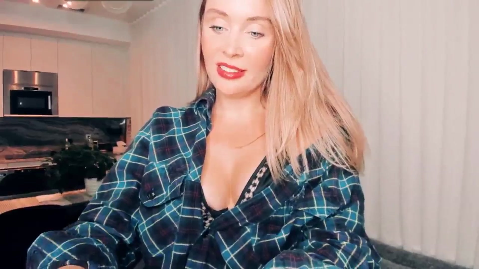 Gallery image thumbnail from NessaMoore's myfreecams stream on, 09/21/2024, 04:41 image 9 of 20