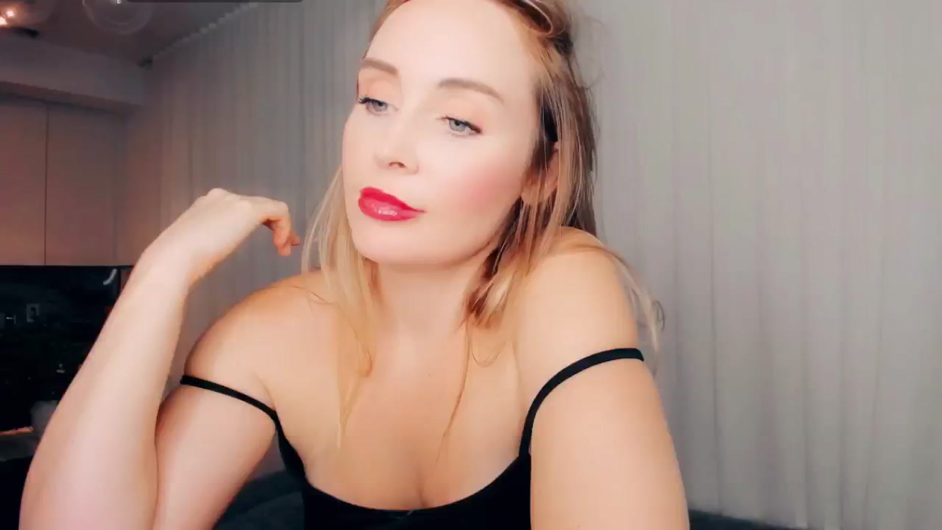 Gallery image thumbnail from NessaMoore's myfreecams stream on, 10/01/2024, 04:44 image 7 of 20