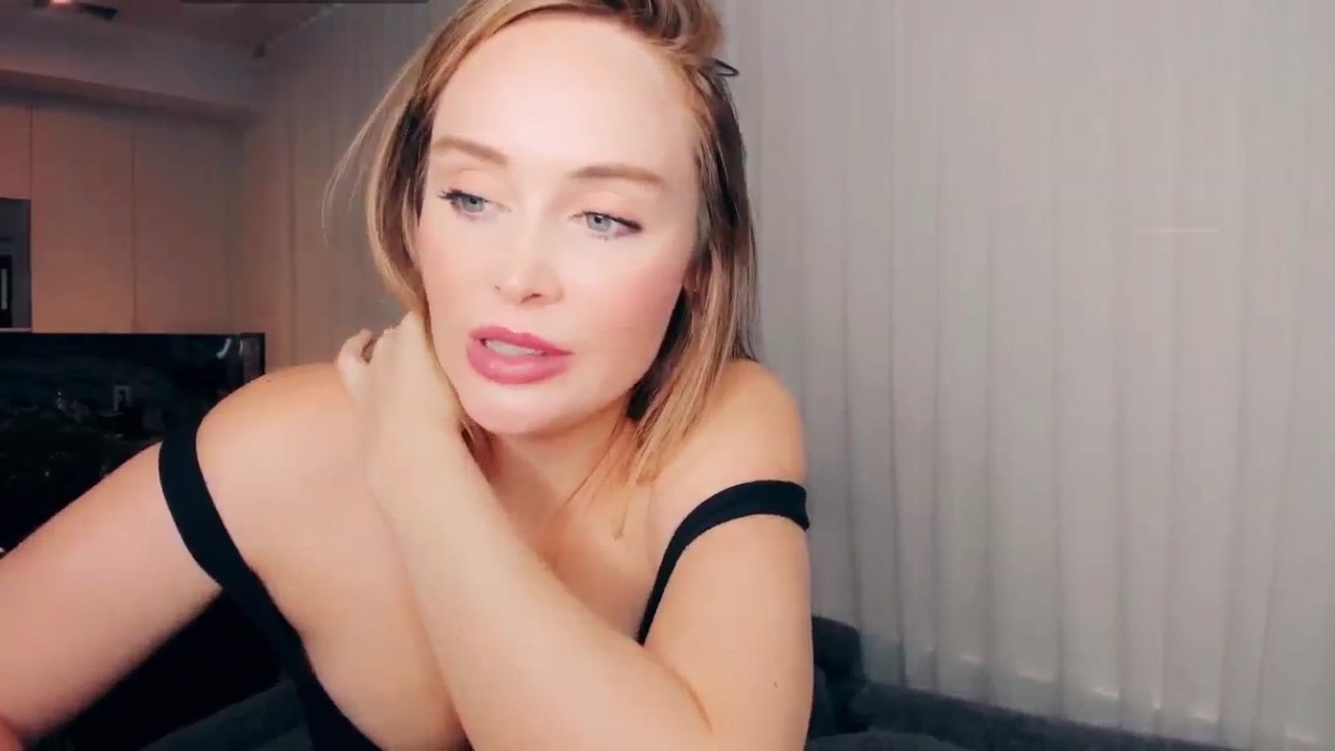Gallery image thumbnail from NessaMoore's myfreecams stream on, 10/15/2024, 05:17 image 17 of 20