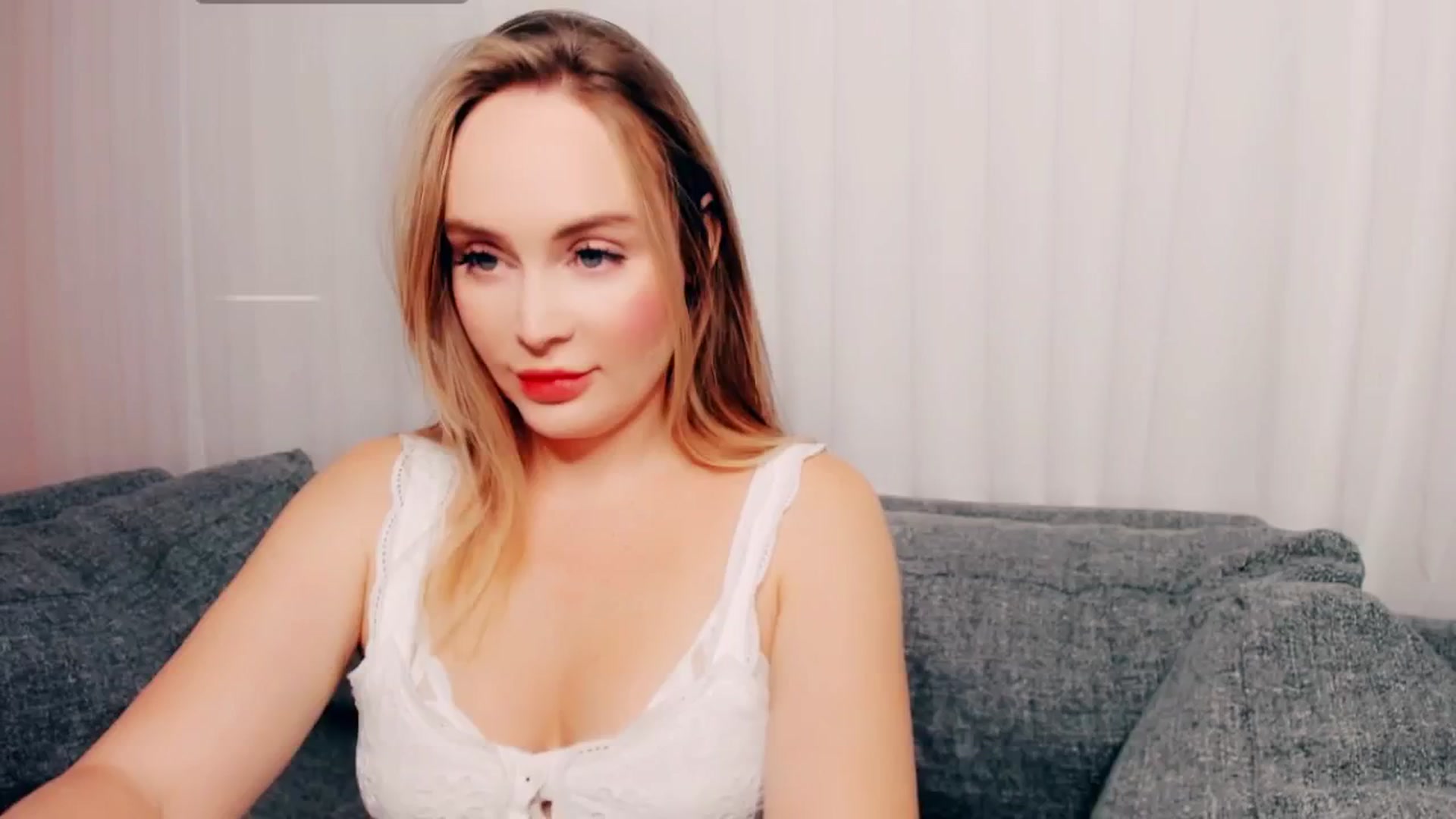 Gallery image thumbnail from NessaMoore's myfreecams stream on, 10/17/2024, 24:00 image 4 of 20