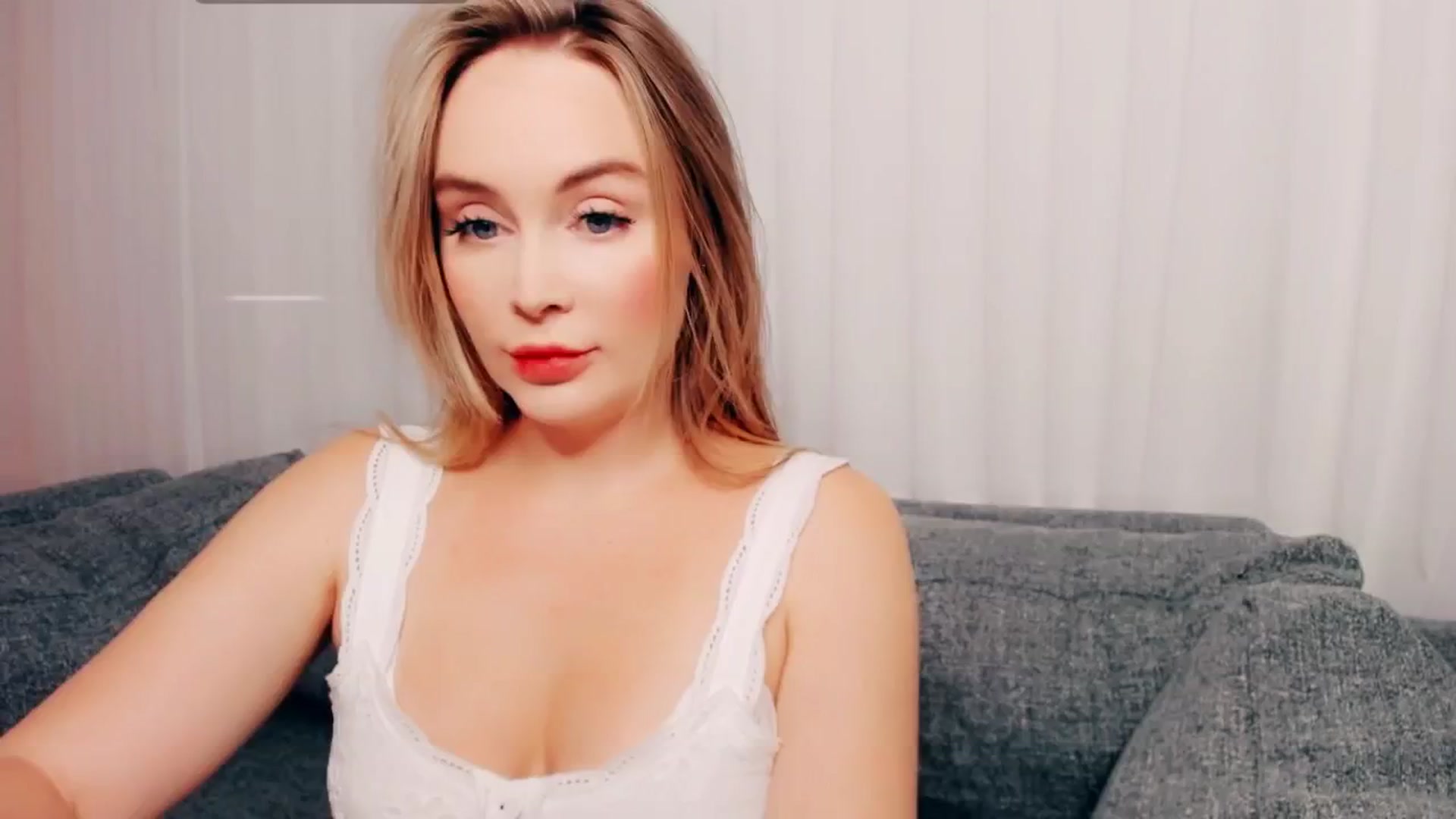 Gallery image thumbnail from NessaMoore's myfreecams stream on, 10/17/2024, 24:00 image 7 of 20