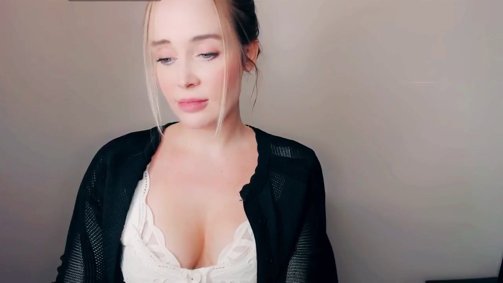 Gallery image thumbnail from NessaMoore's myfreecams stream on, 11/09/2024, 02:54 image 11 of 20