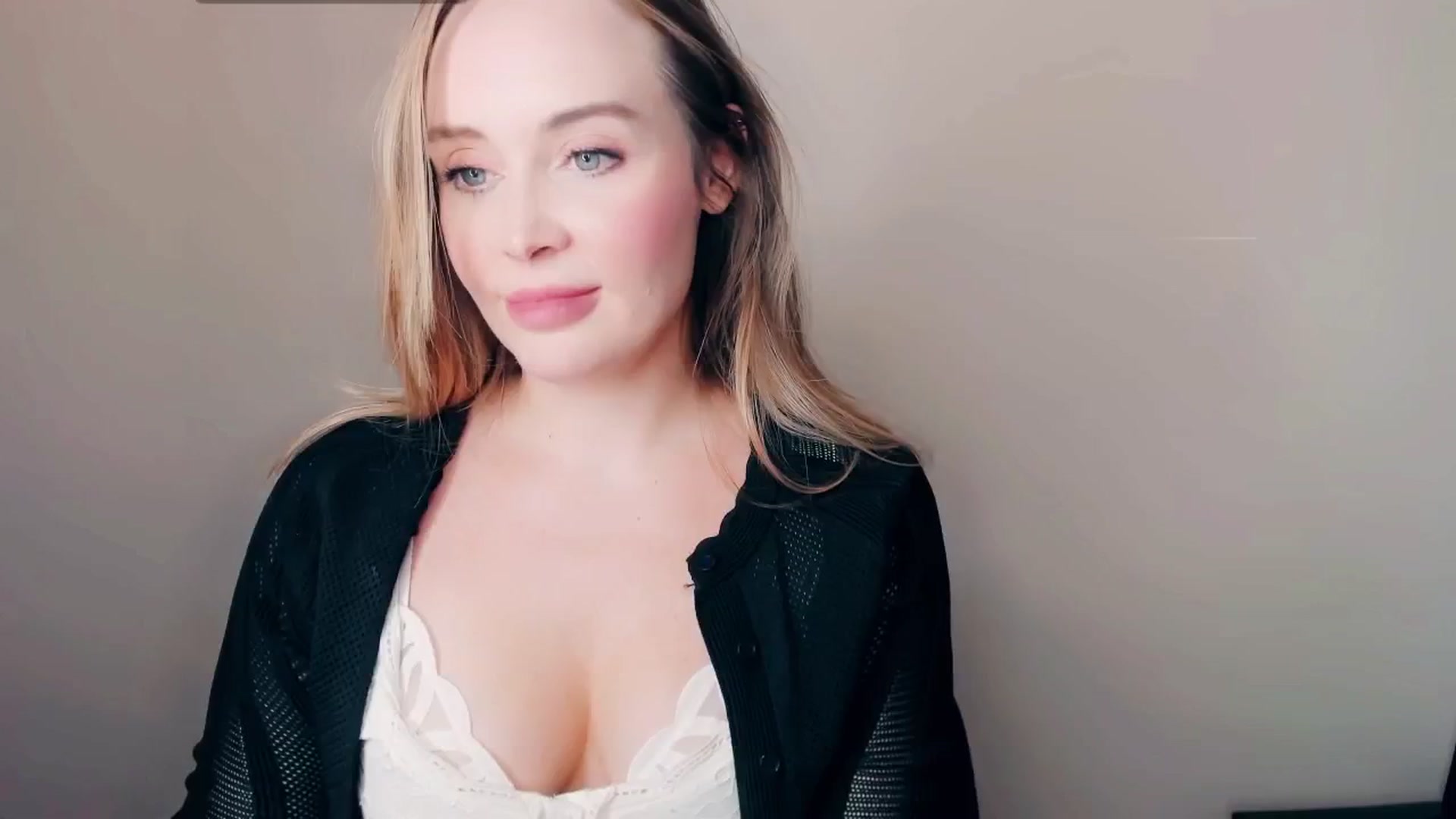 Gallery image thumbnail from NessaMoore's myfreecams stream on, 11/09/2024, 02:54 image 10 of 20