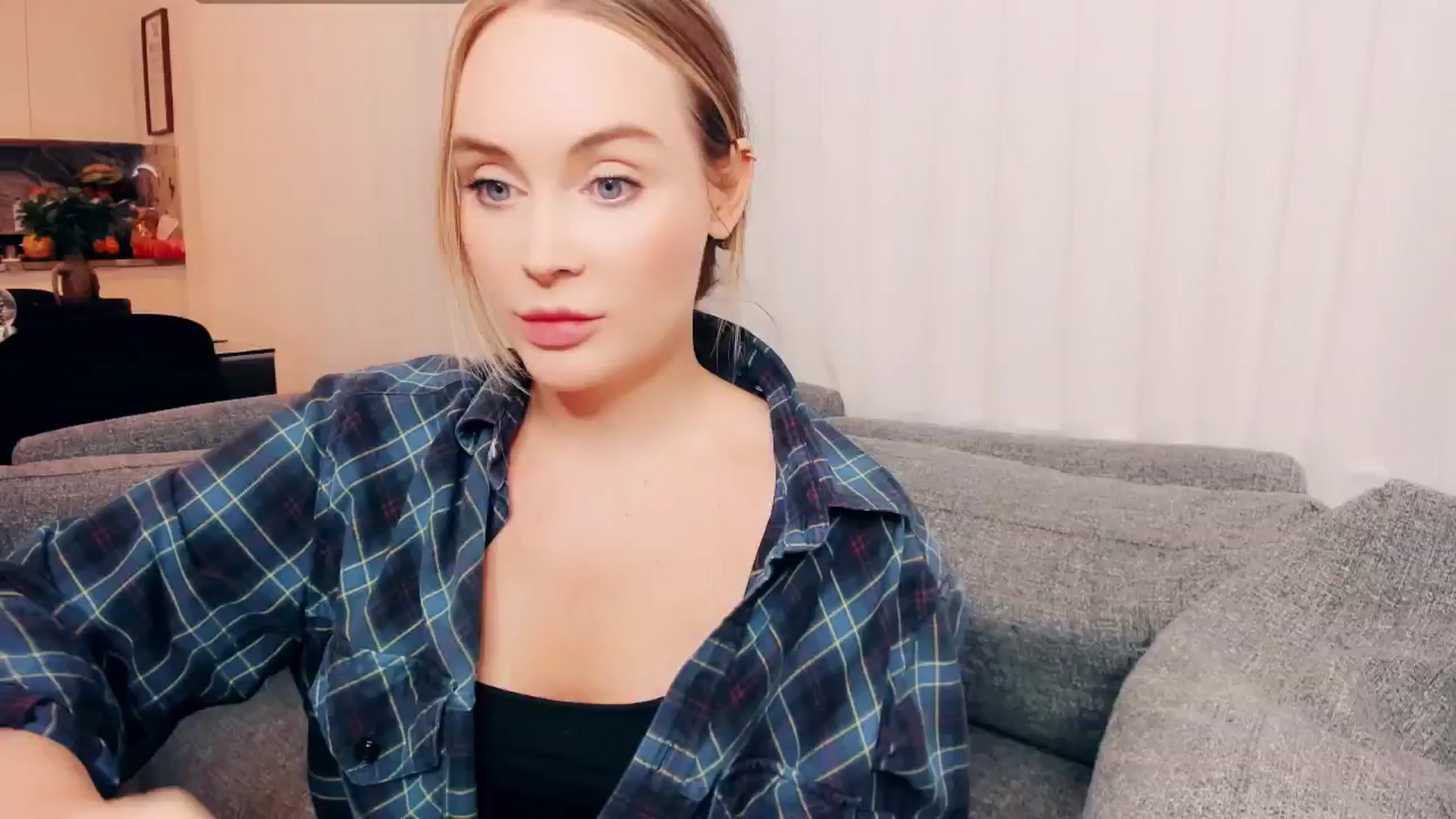 Gallery image thumbnail from NessaMoore's myfreecams stream on, 11/13/2024, 03:19 image 1 of 20