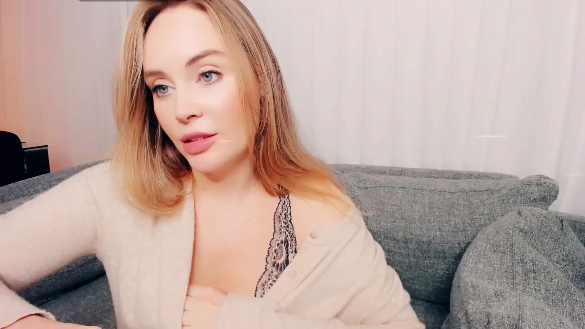 Gallery image thumbnail from NessaMoore's myfreecams stream on, 11/15/2024, 04:00 image 19 of 20