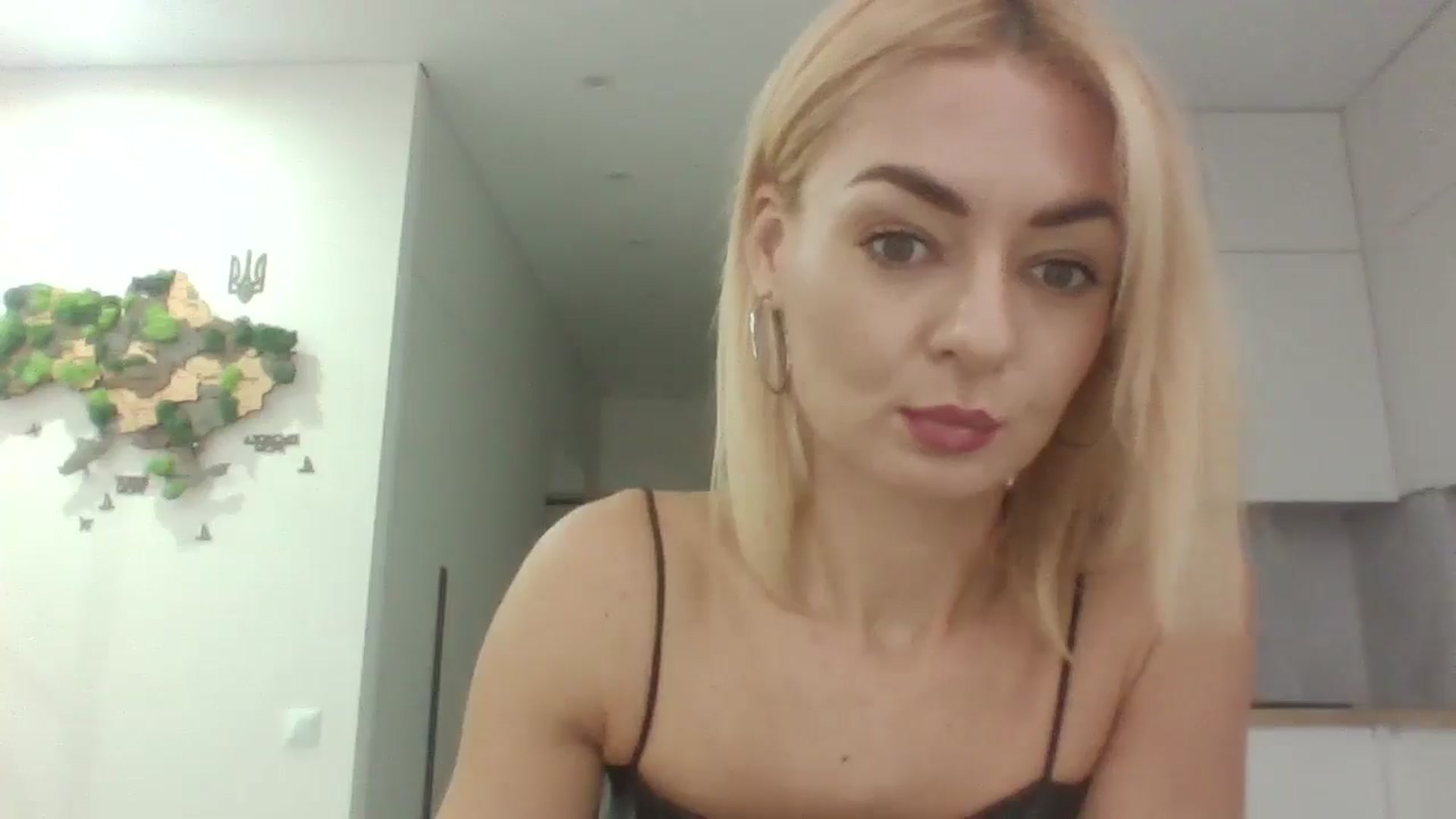 Gallery image thumbnail from NessaVix's myfreecams stream on, 12/06/2025, 13:03 image 6 of 20