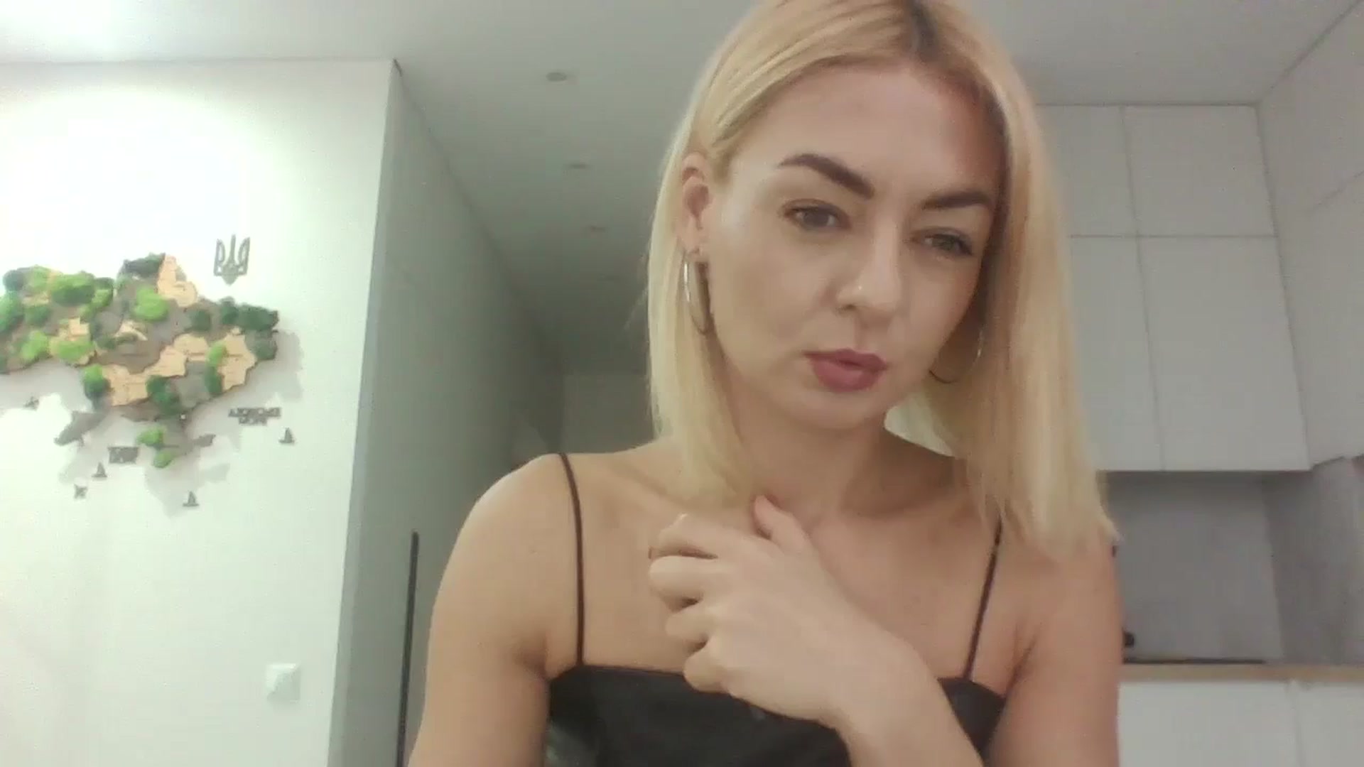Gallery image thumbnail from NessaVix's myfreecams stream on, 12/06/2025, 13:03 image 8 of 20