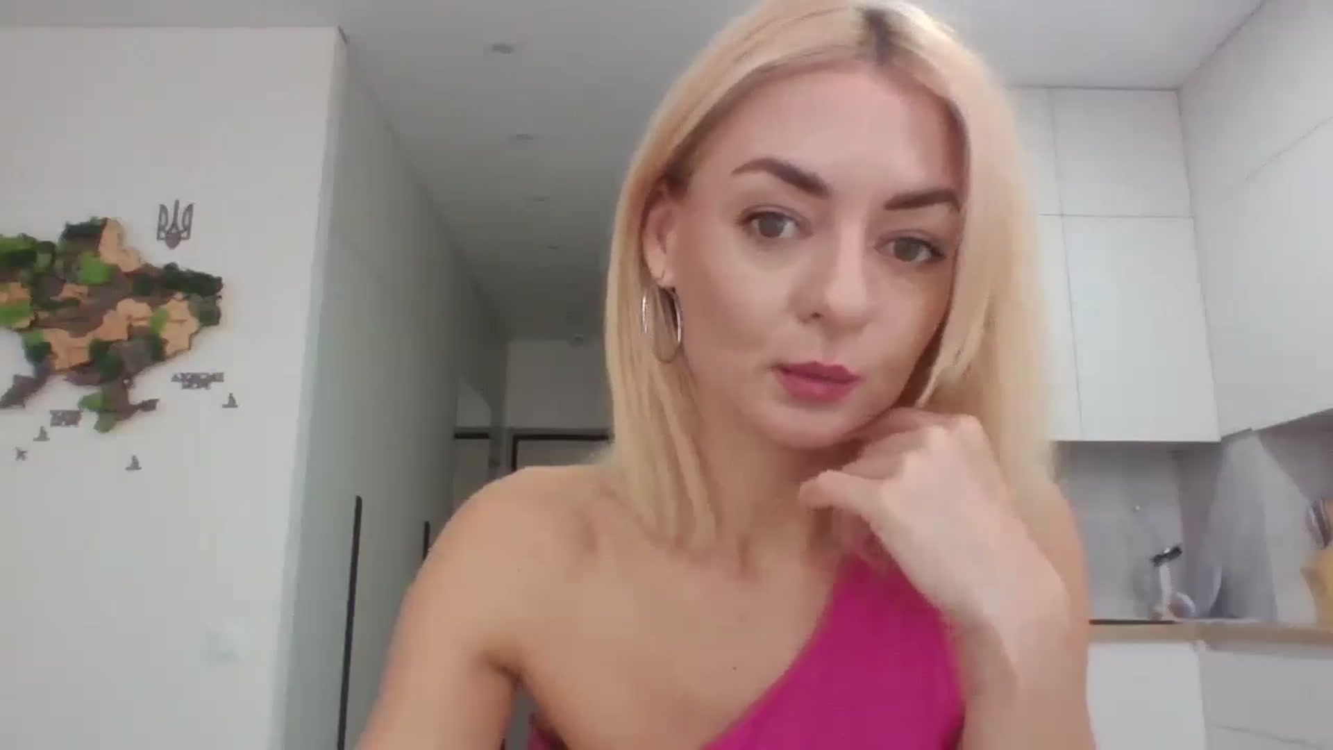 Gallery image thumbnail from NessaVix's myfreecams stream on, 12/07/2025, 13:01 image 4 of 20