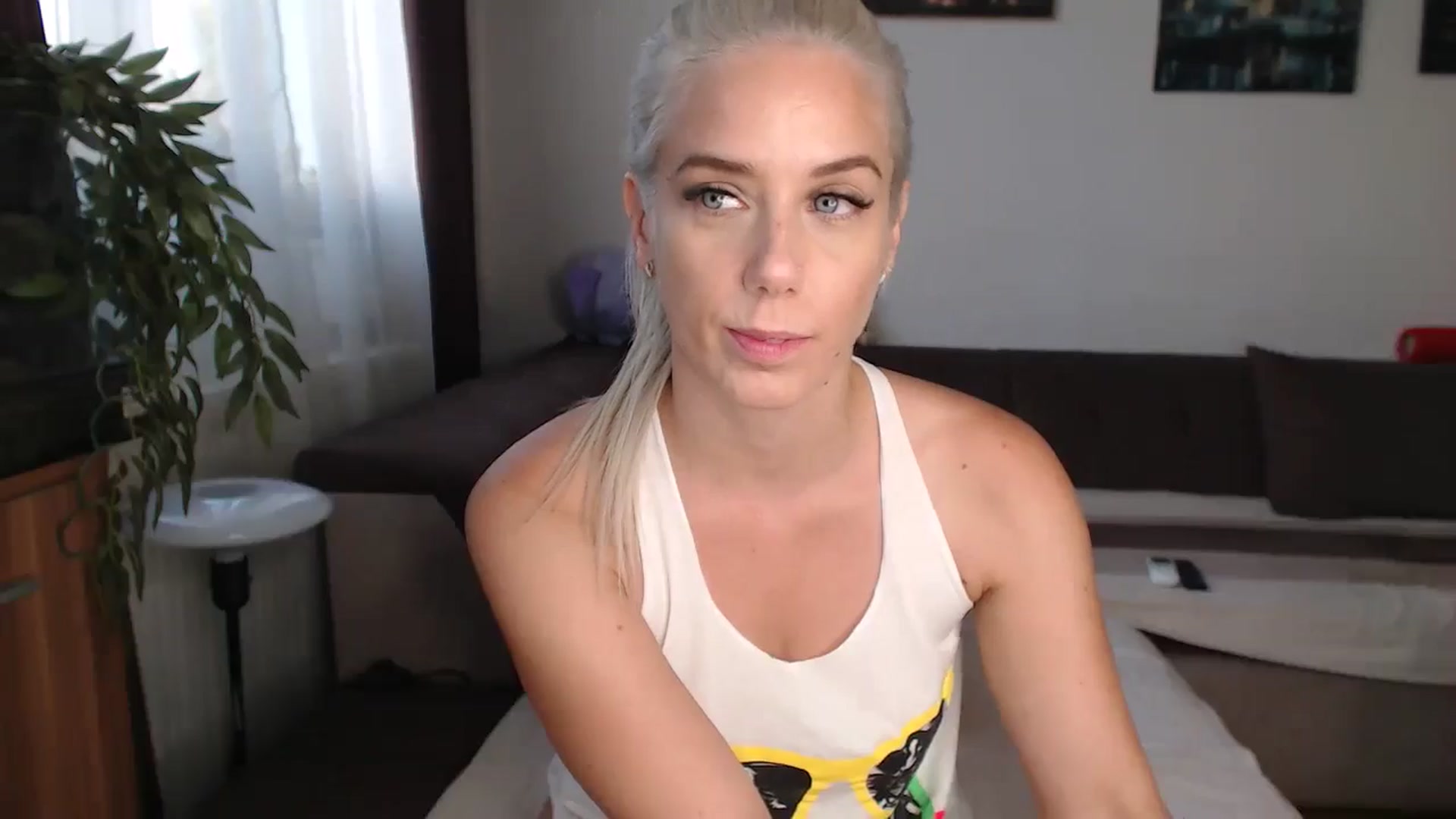Gallery image thumbnail from Nesty4U's myfreecams stream on, 07/16/2024, 16:50 image 6 of 20