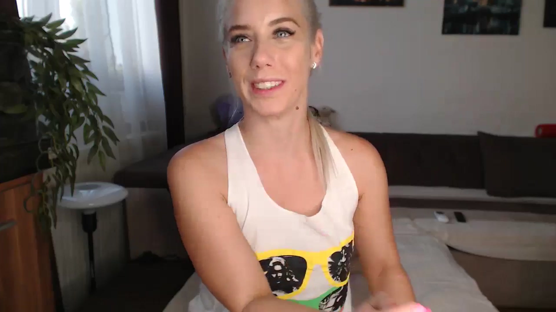Gallery image thumbnail from Nesty4U's myfreecams stream on, 07/16/2024, 17:19 image 6 of 20