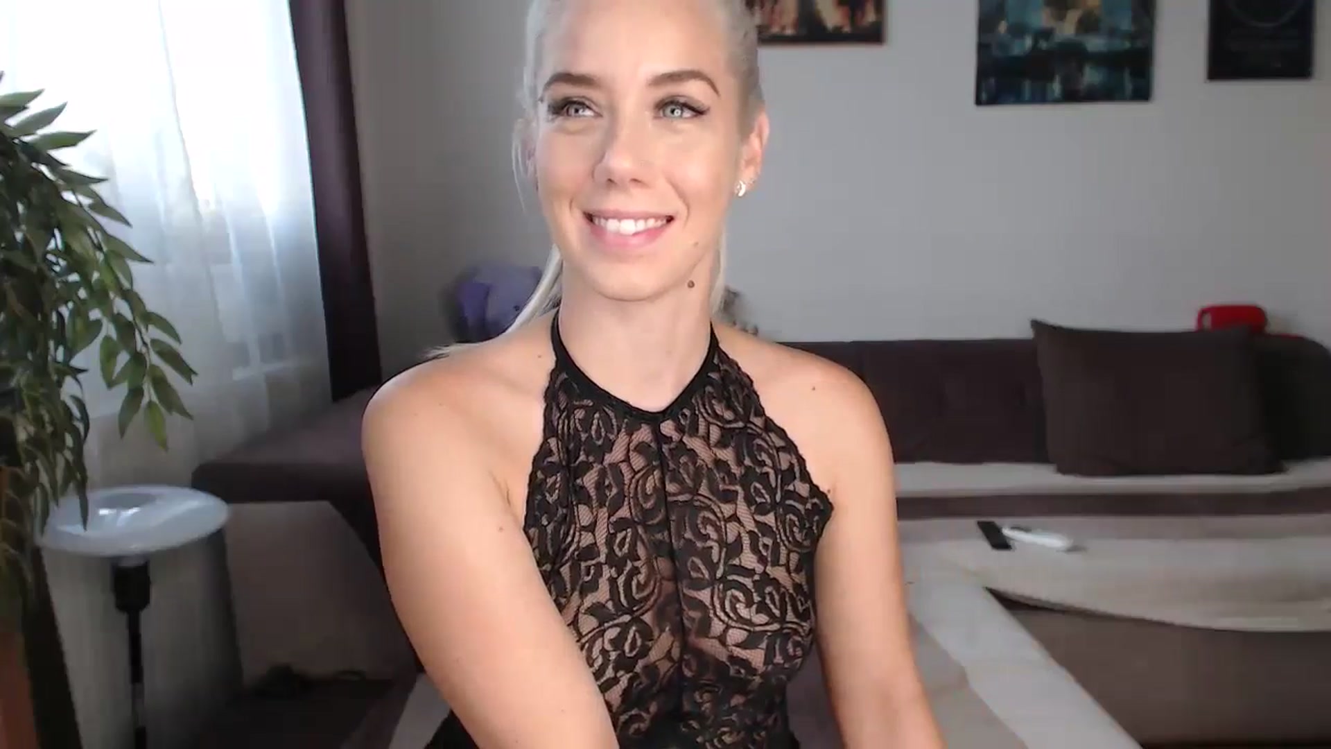 Gallery image thumbnail from Nesty4U's myfreecams stream on, 07/19/2024, 16:01 image 4 of 20