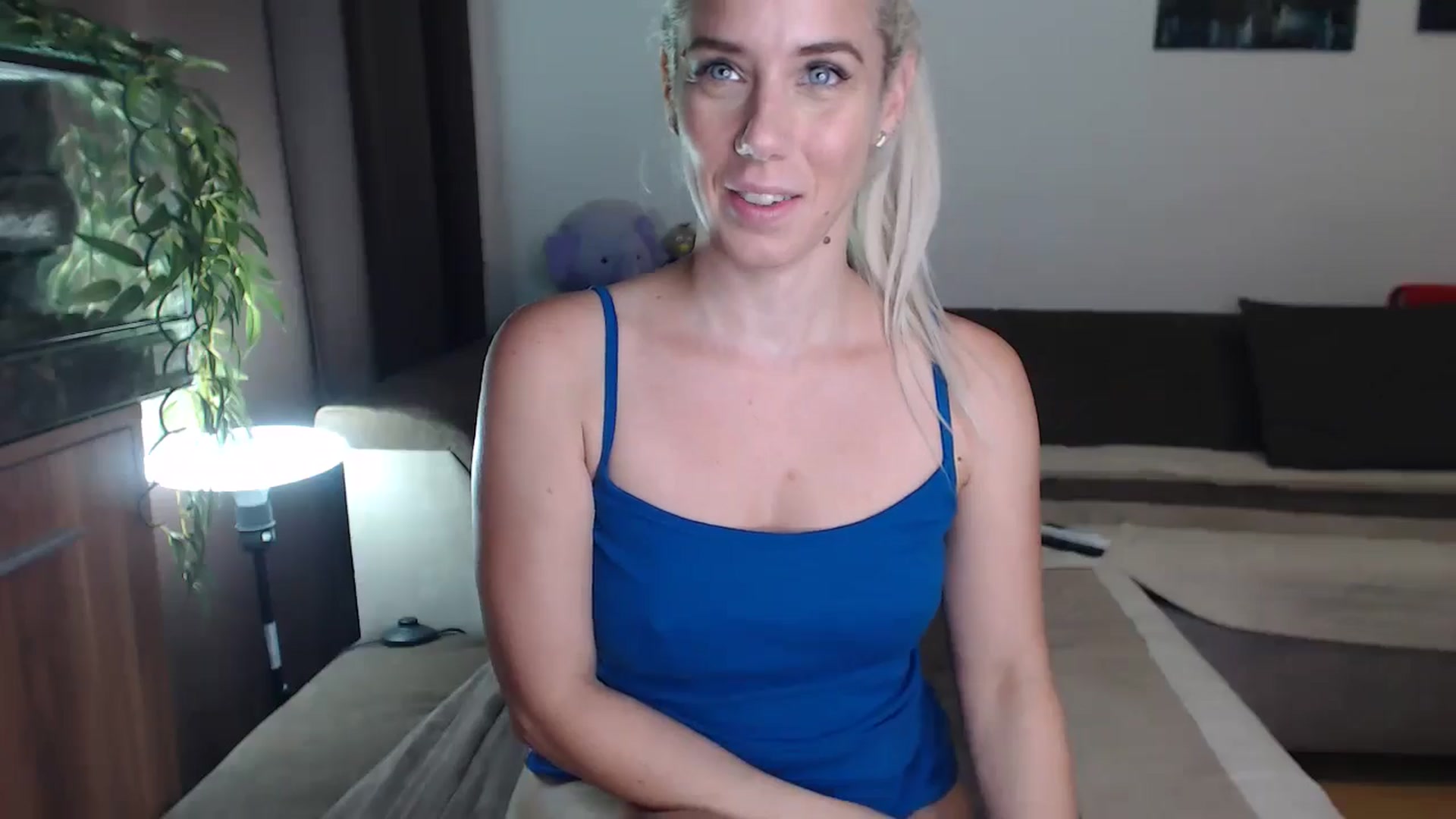 Gallery image thumbnail from Nesty4U's myfreecams stream on, 08/31/2024, 21:22 image 6 of 20