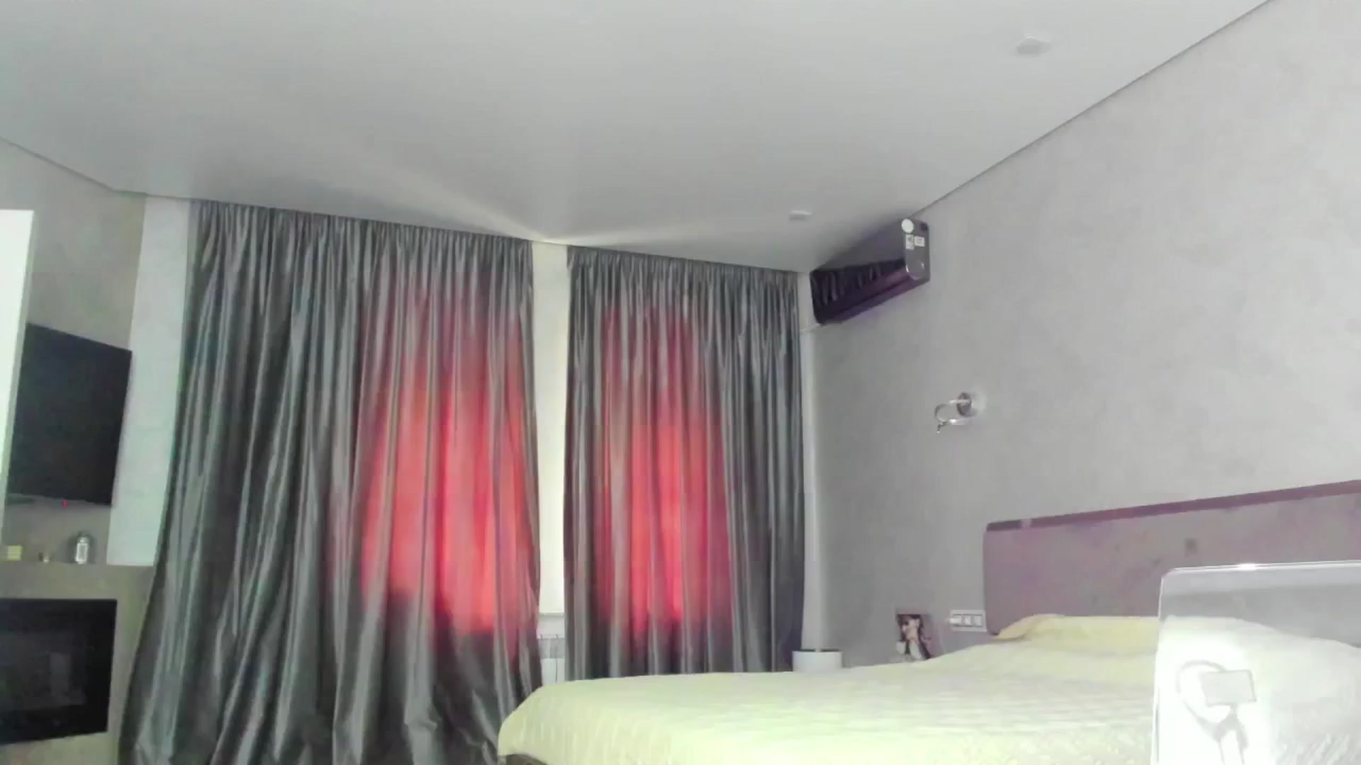 Gallery image thumbnail from NeverForgetK's myfreecams stream on, 05/25/2025, 13:13 image 9 of 20