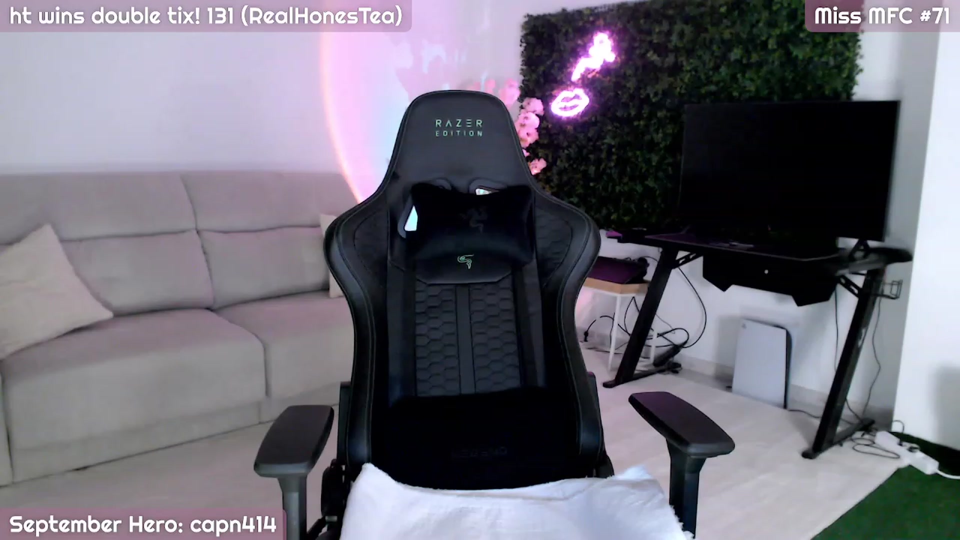 Gallery image thumbnail from NewBoobies4BB's myfreecams stream on, 09/10/2023, 24:33 image 2 of 20