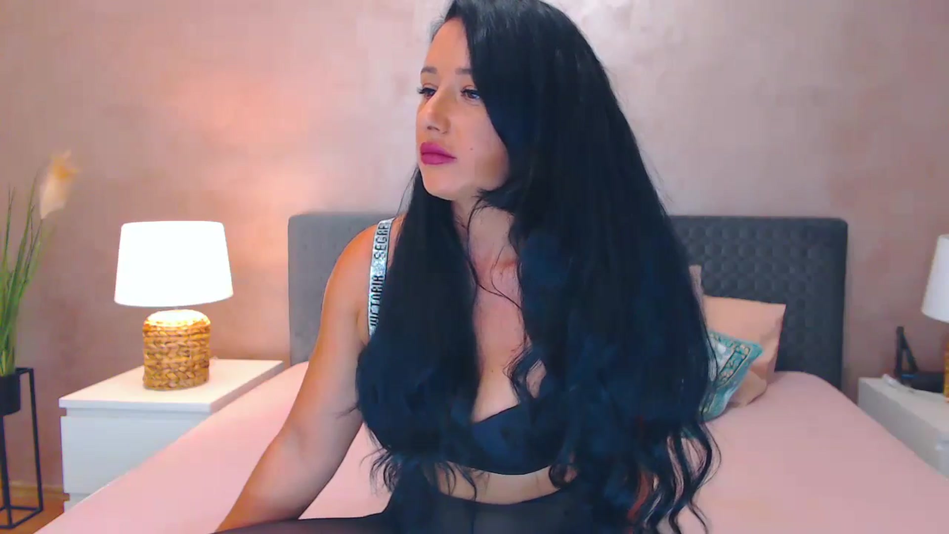 Gallery image thumbnail from NewGirl1's myfreecams stream on, 07/29/2024, 11:14 image 4 of 20