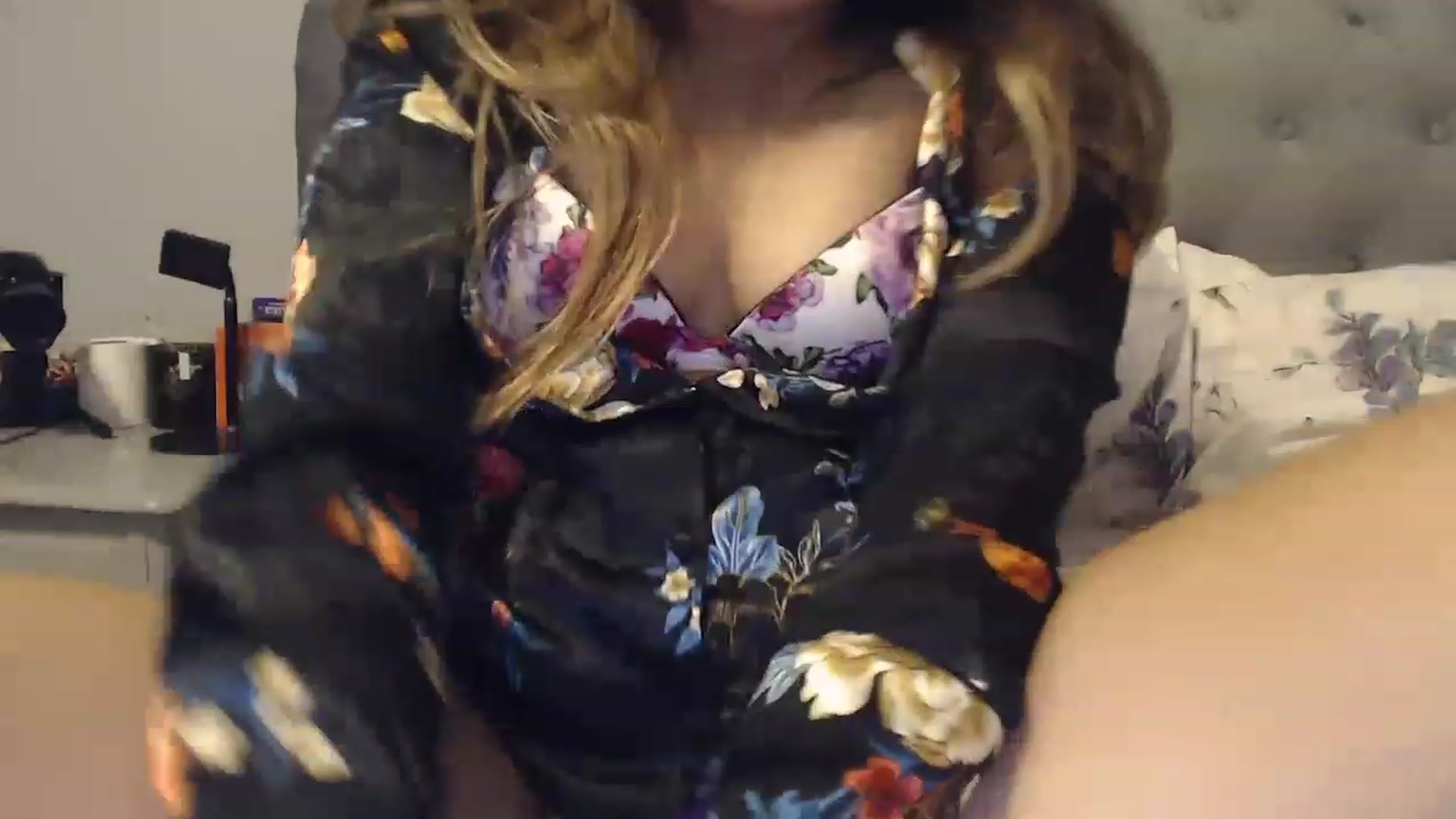Gallery image thumbnail from NewKristine23's myfreecams stream on, 01/22/2023, 08:52 image 14 of 20