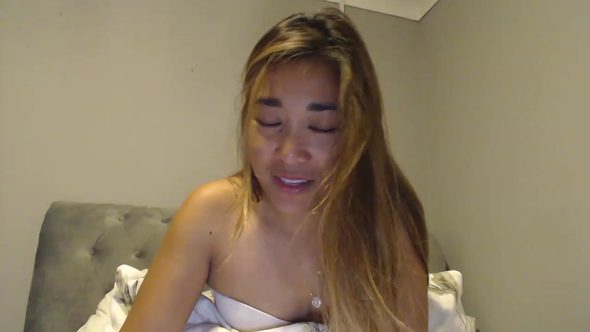 Gallery image thumbnail from NewKristine23's myfreecams stream on, 08/19/2023, 24:49 image 6 of 20