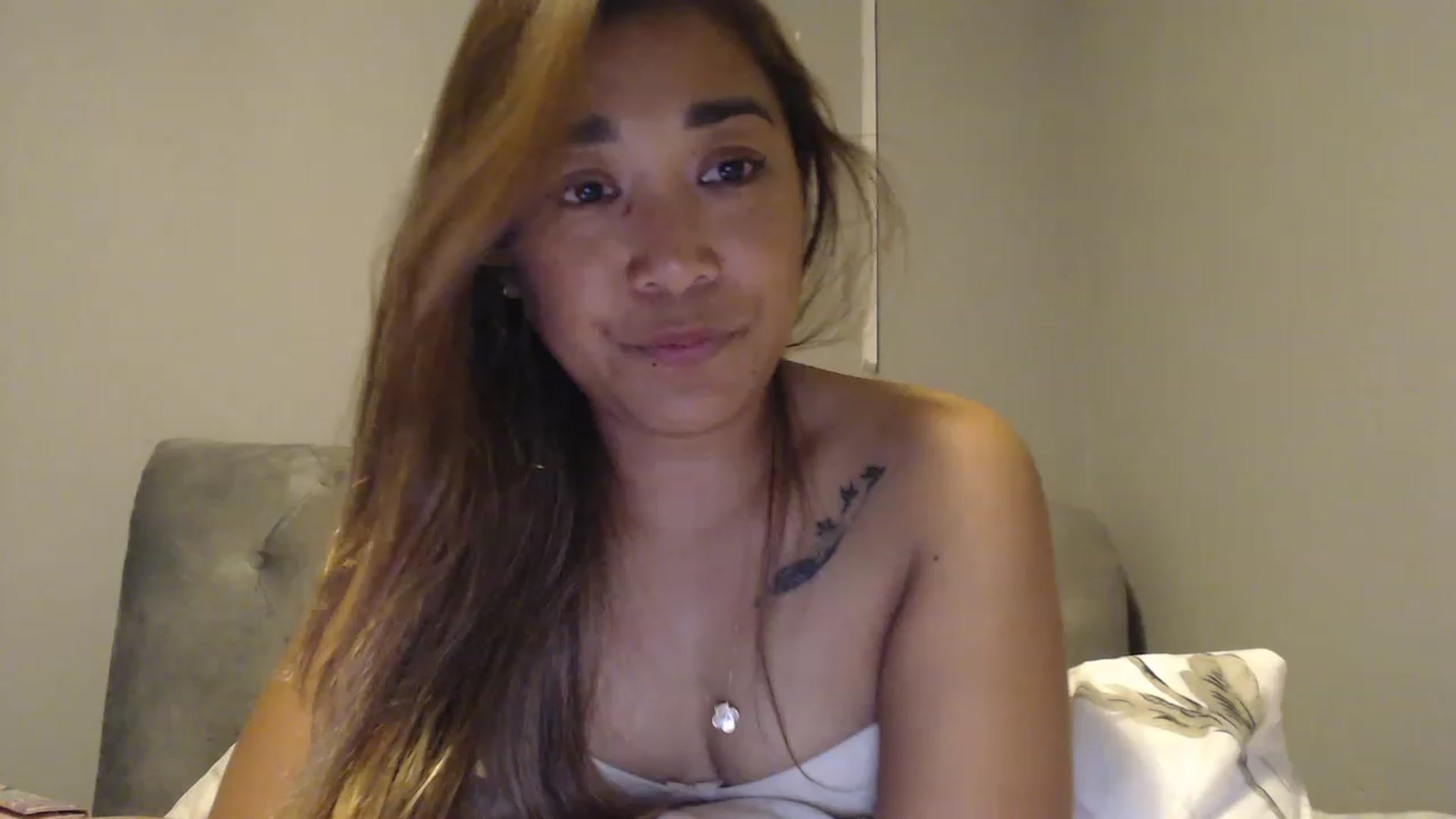 Gallery image thumbnail from NewKristine23's myfreecams stream on, 08/19/2023, 24:49 image 3 of 20