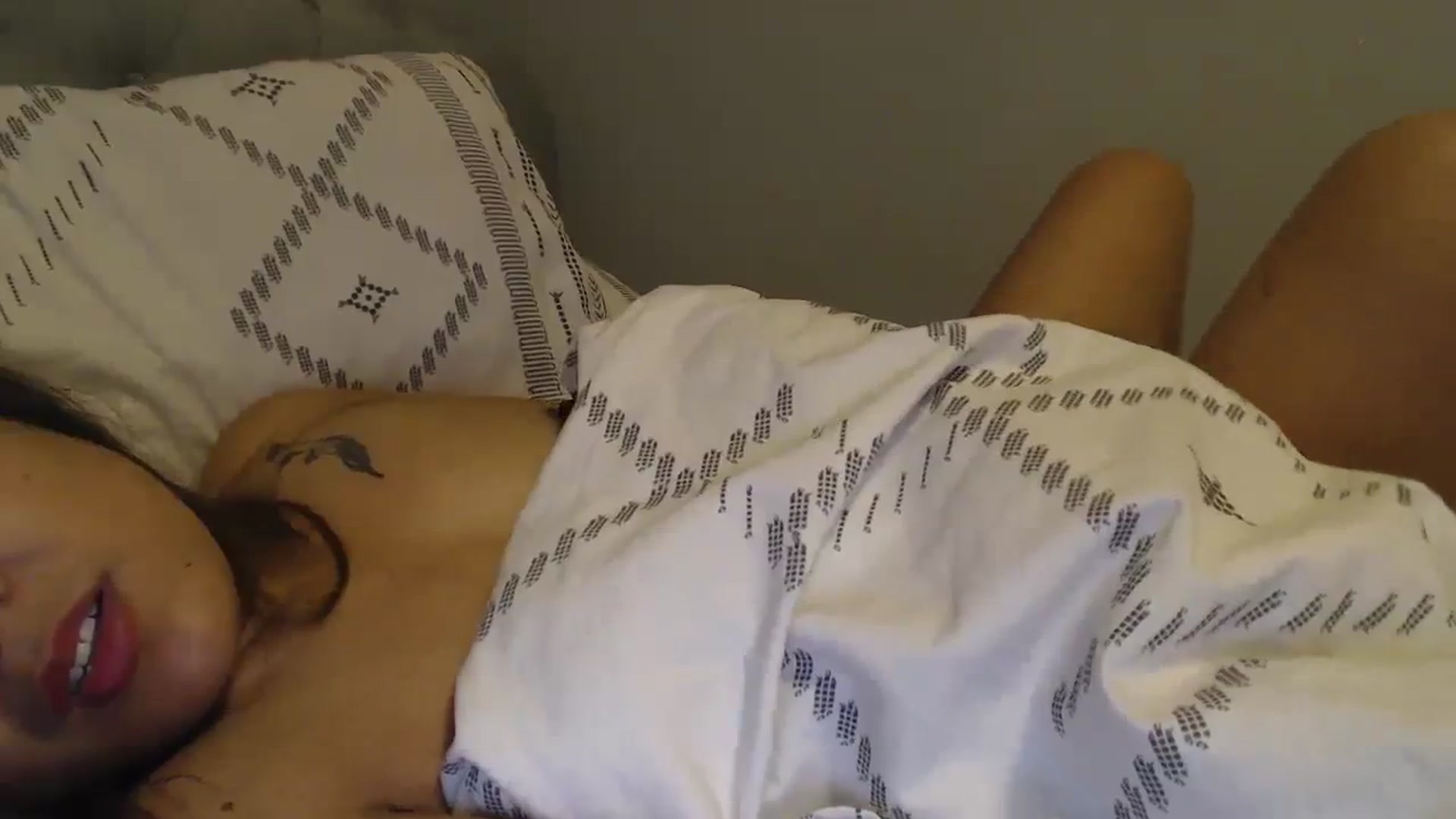 Gallery image thumbnail from NewKristine23's myfreecams stream on, 10/29/2023, 23:59 image 16 of 20