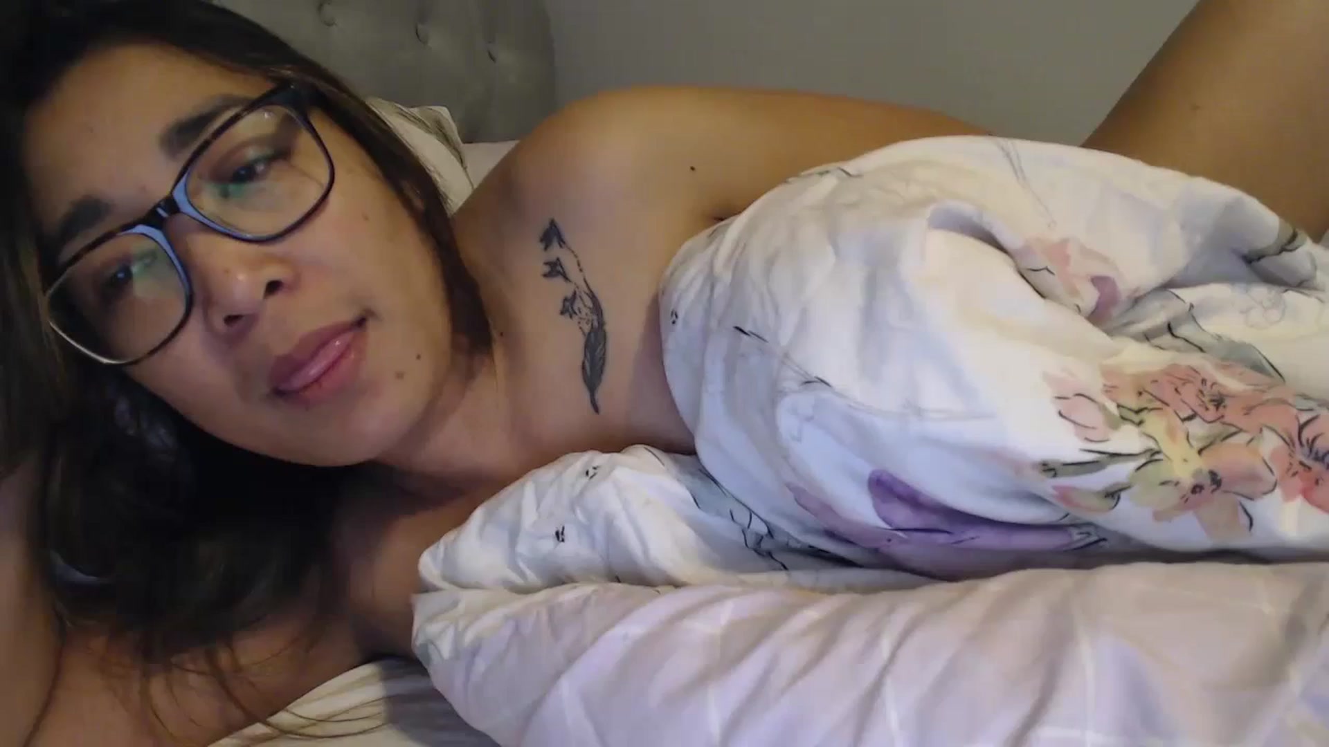 Gallery image thumbnail from NewKristine23's myfreecams stream on, 01/04/2024, 23:53 image 2 of 20