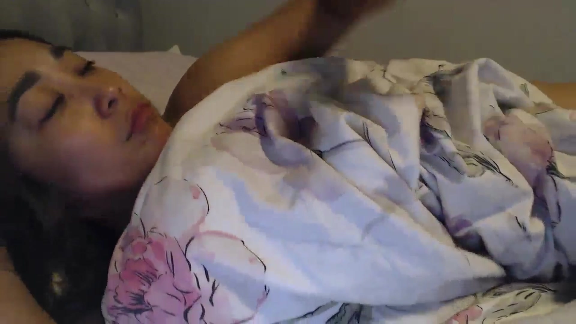 Gallery image thumbnail from NewKristine23's myfreecams stream on, 04/19/2024, 10:20 image 17 of 20