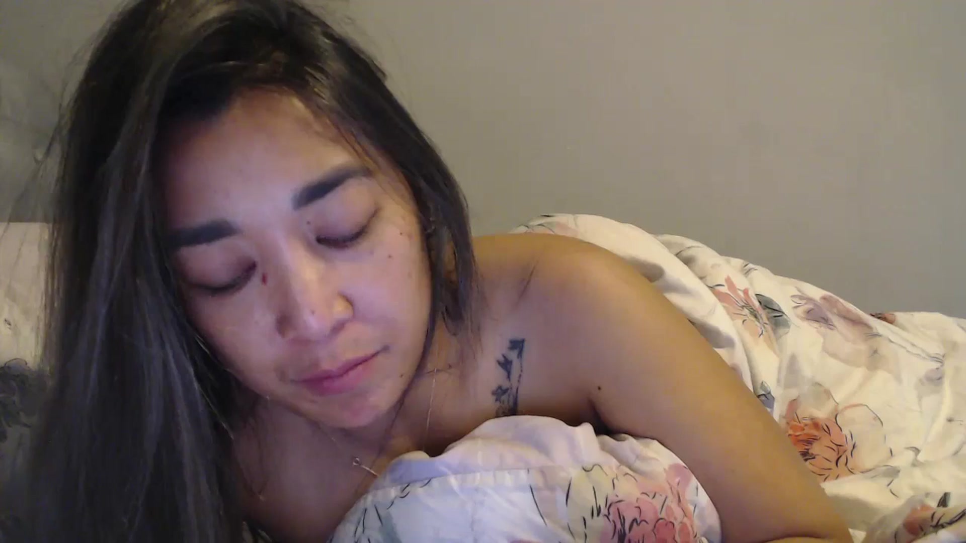 Gallery image thumbnail from NewKristine23's myfreecams stream on, 04/19/2024, 10:20 image 5 of 20