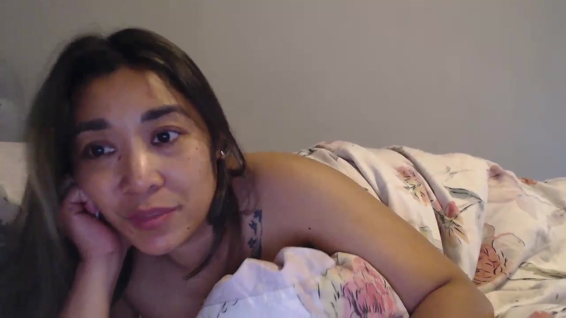 Gallery image thumbnail from NewKristine23's myfreecams stream on, 04/19/2024, 10:20 image 20 of 20