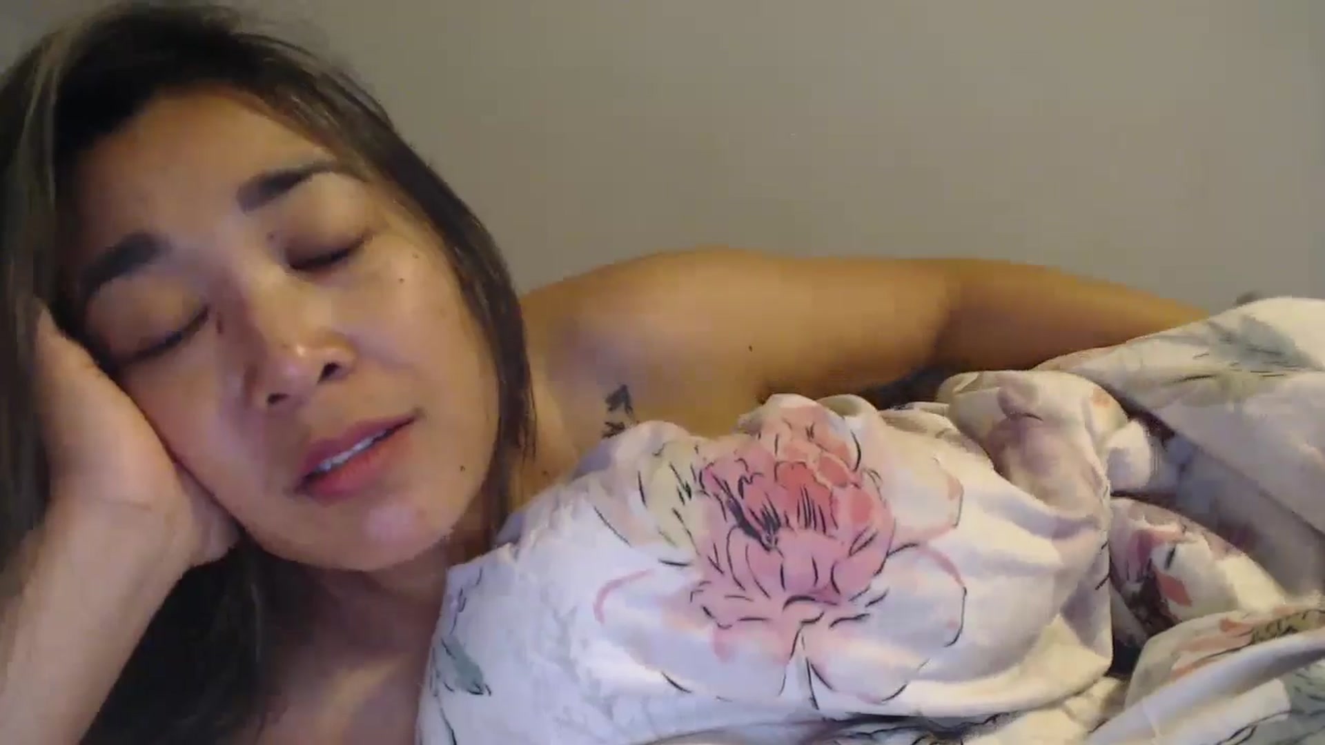 Gallery image thumbnail from NewKristine23's myfreecams stream on, 04/19/2024, 10:20 image 6 of 20