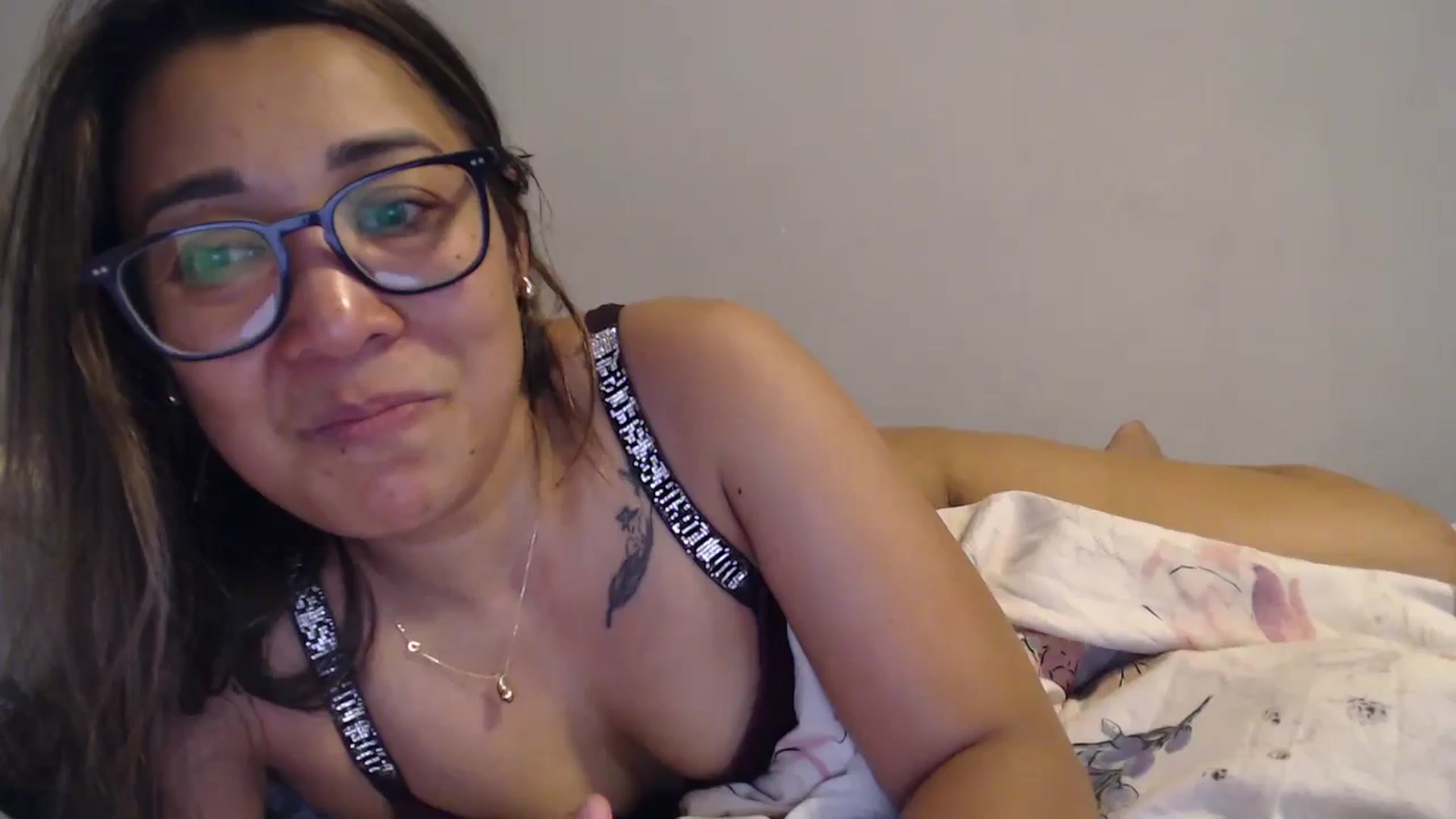Gallery image thumbnail from NewKristine23's myfreecams stream on, 05/08/2024, 22:26 image 3 of 20