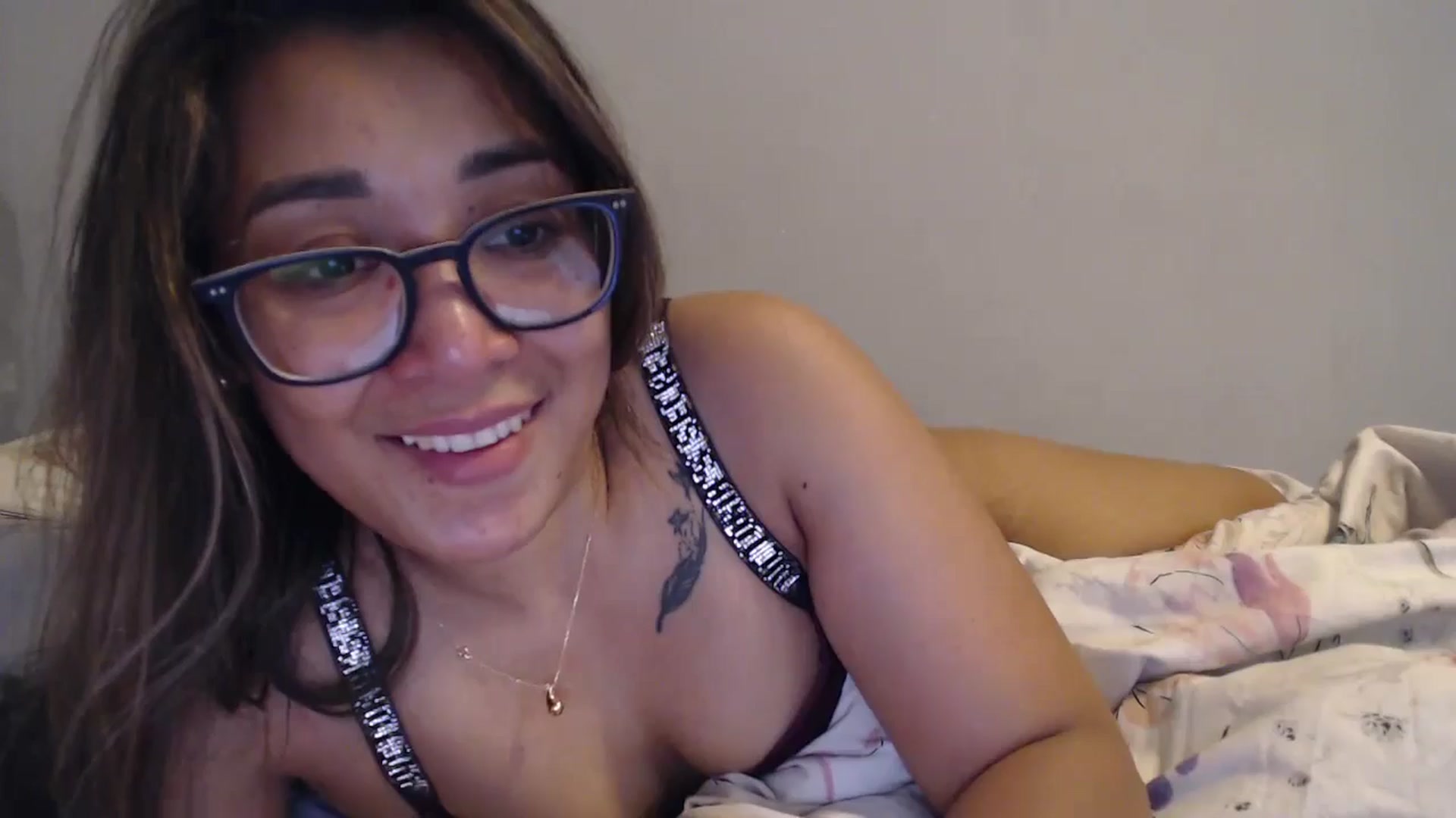 Gallery image thumbnail from NewKristine23's myfreecams stream on, 05/08/2024, 22:26 image 2 of 20