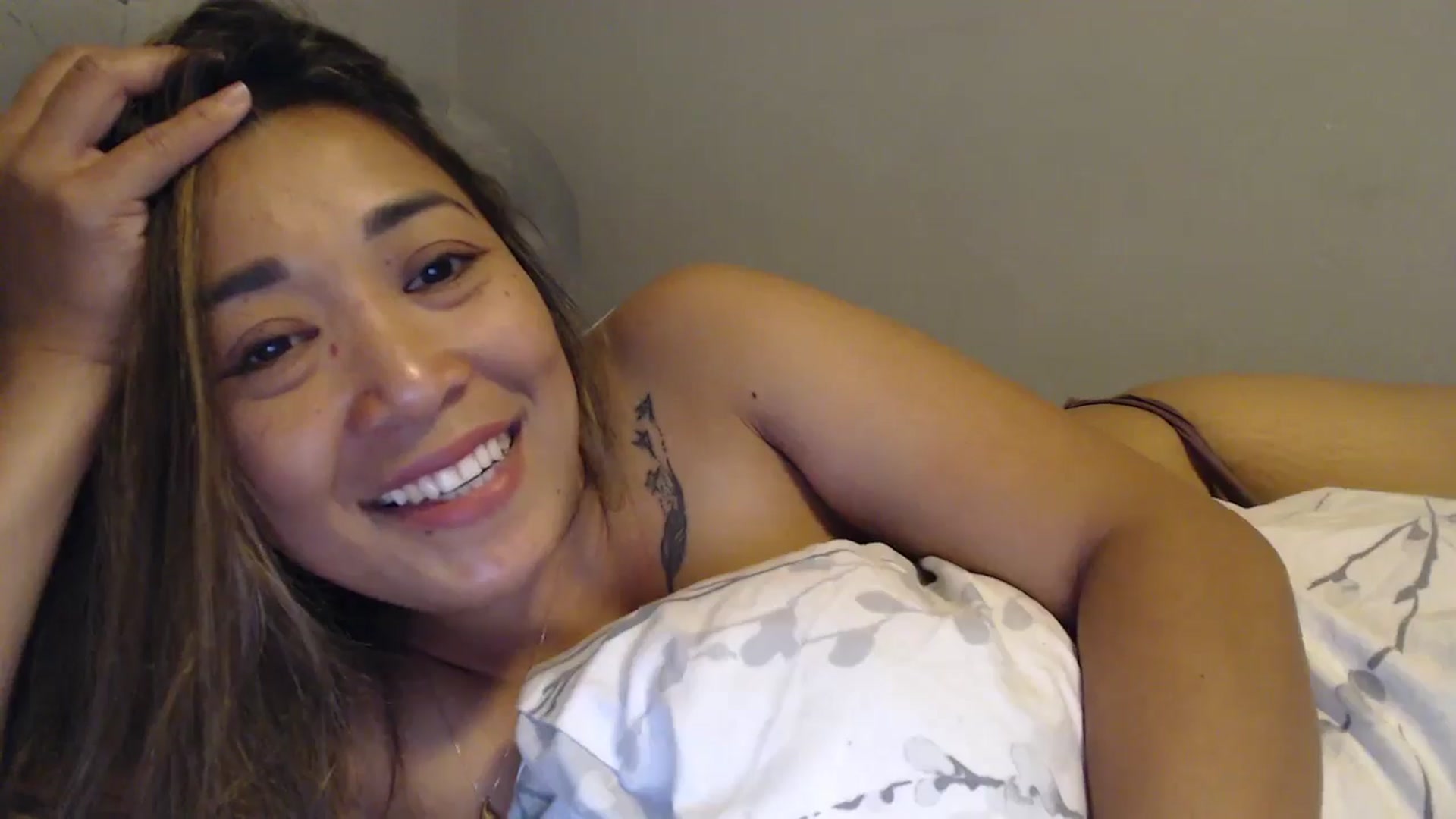 Gallery image thumbnail from NewKristine23's myfreecams stream on, 05/16/2024, 09:29 image 4 of 20