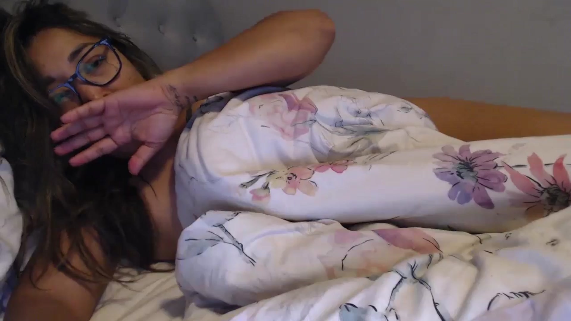 Gallery image thumbnail from NewKristine23's myfreecams stream on, 05/19/2024, 10:26 image 8 of 20