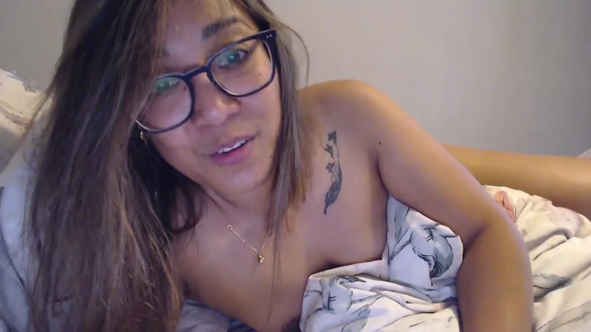 Gallery image thumbnail from NewKristine23's myfreecams stream on, 05/25/2024, 09:14 image 17 of 20
