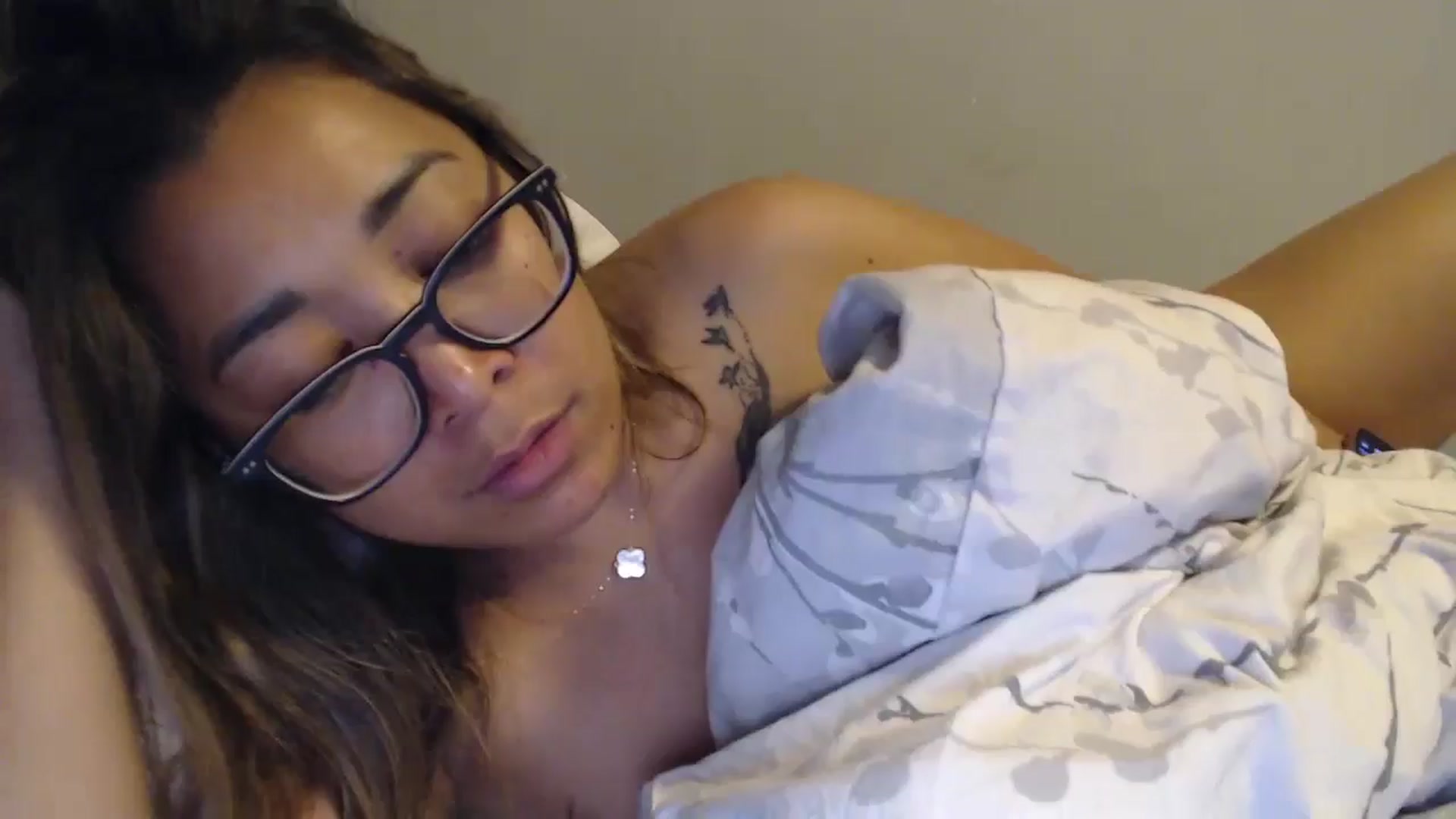 Gallery image thumbnail from NewKristine23's myfreecams stream on, 05/31/2024, 10:15 image 1 of 20