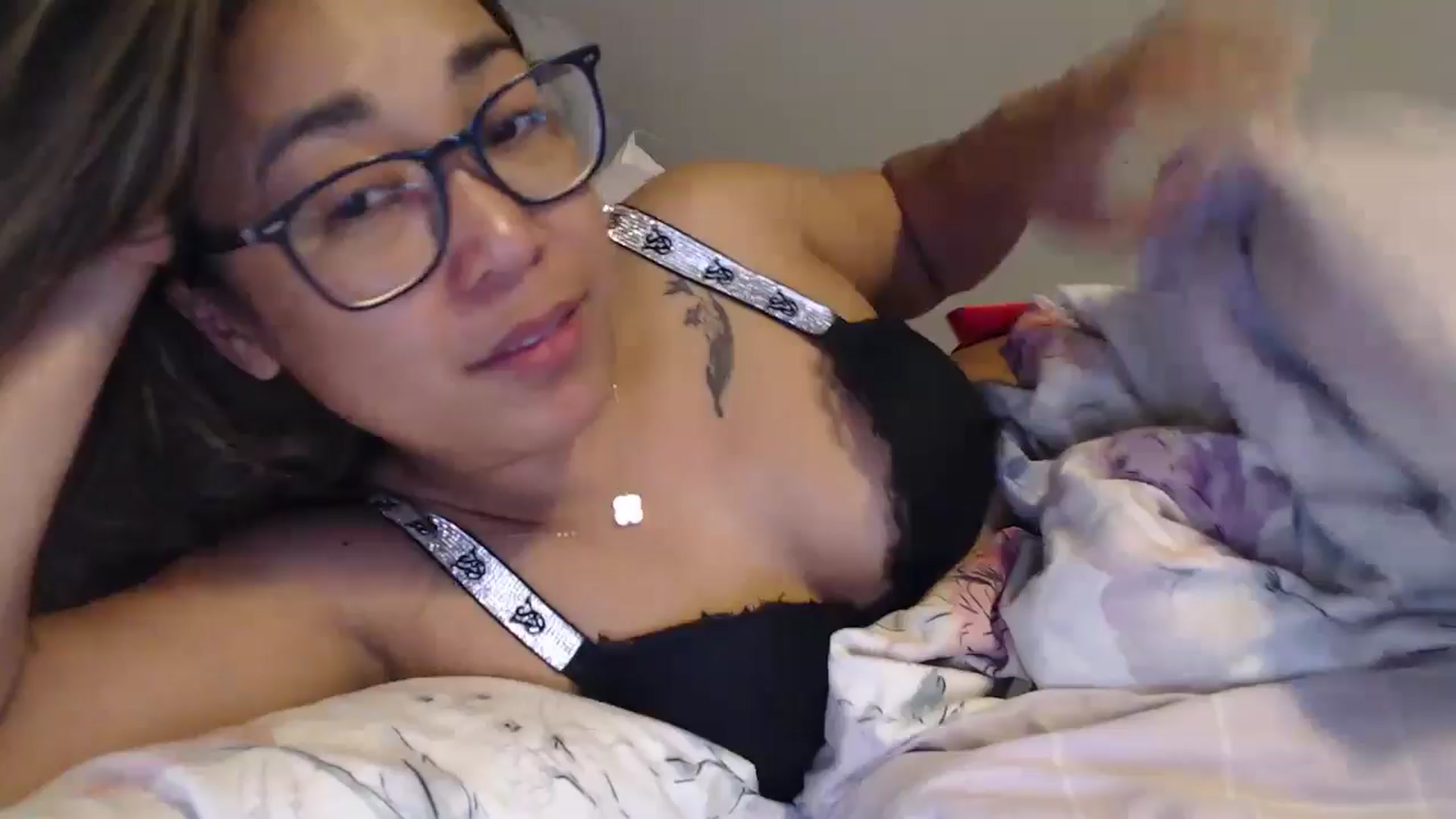 Gallery image thumbnail from NewKristine23's myfreecams stream on, 06/21/2024, 10:08 image 1 of 20