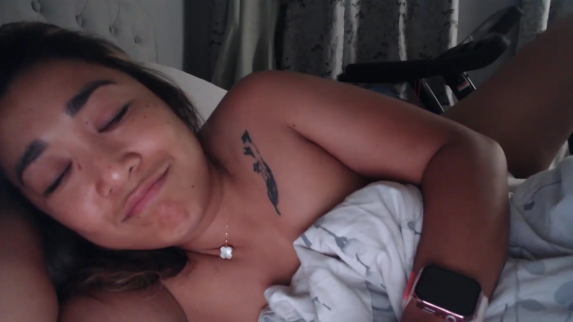 Gallery image thumbnail from NewKristine23's myfreecams stream on, 07/18/2024, 03:29 image 15 of 20