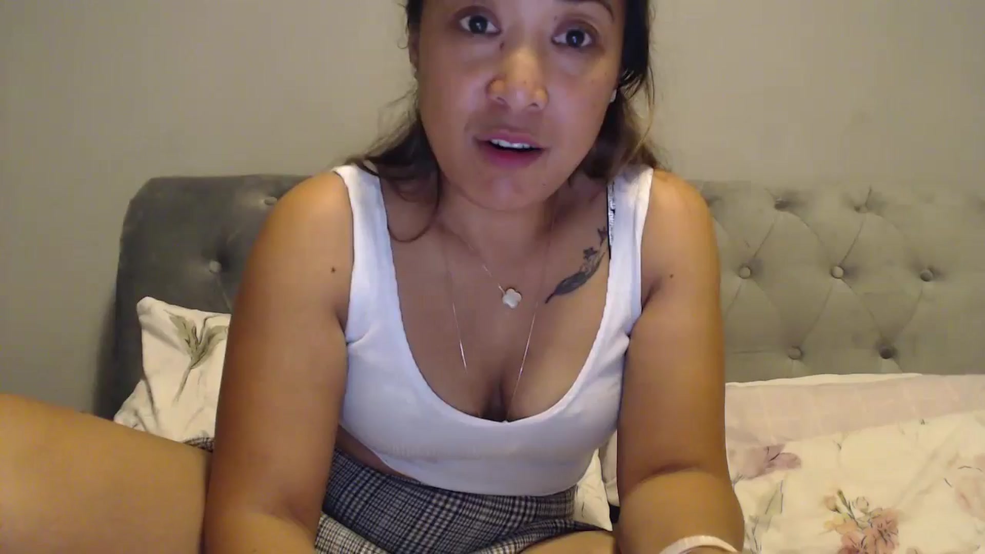 Gallery image thumbnail from NewKristine23's myfreecams stream on, 07/28/2024, 23:10 image 1 of 20