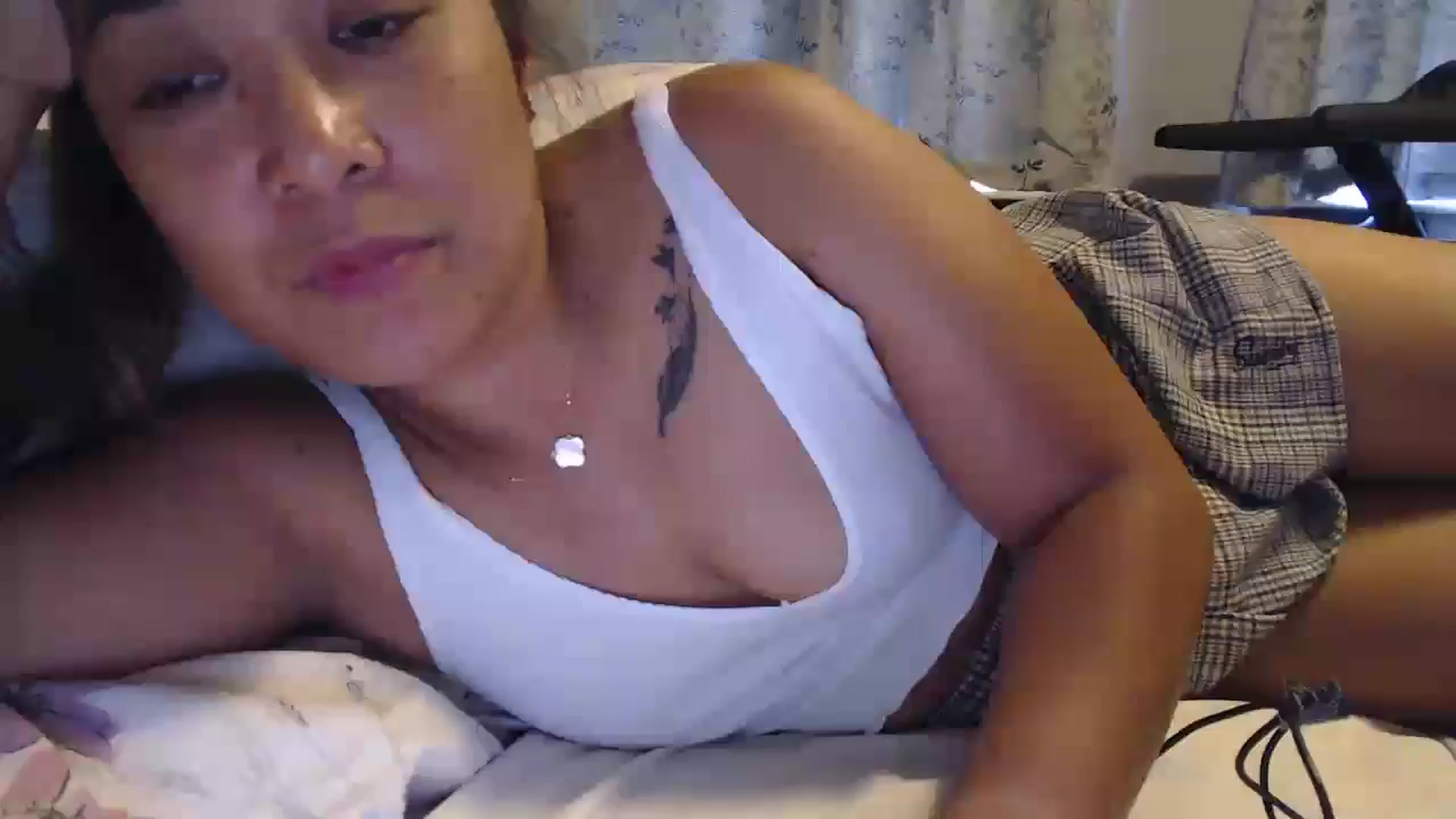 Gallery image thumbnail from NewKristine23's myfreecams stream on, 08/05/2024, 13:00 image 3 of 20