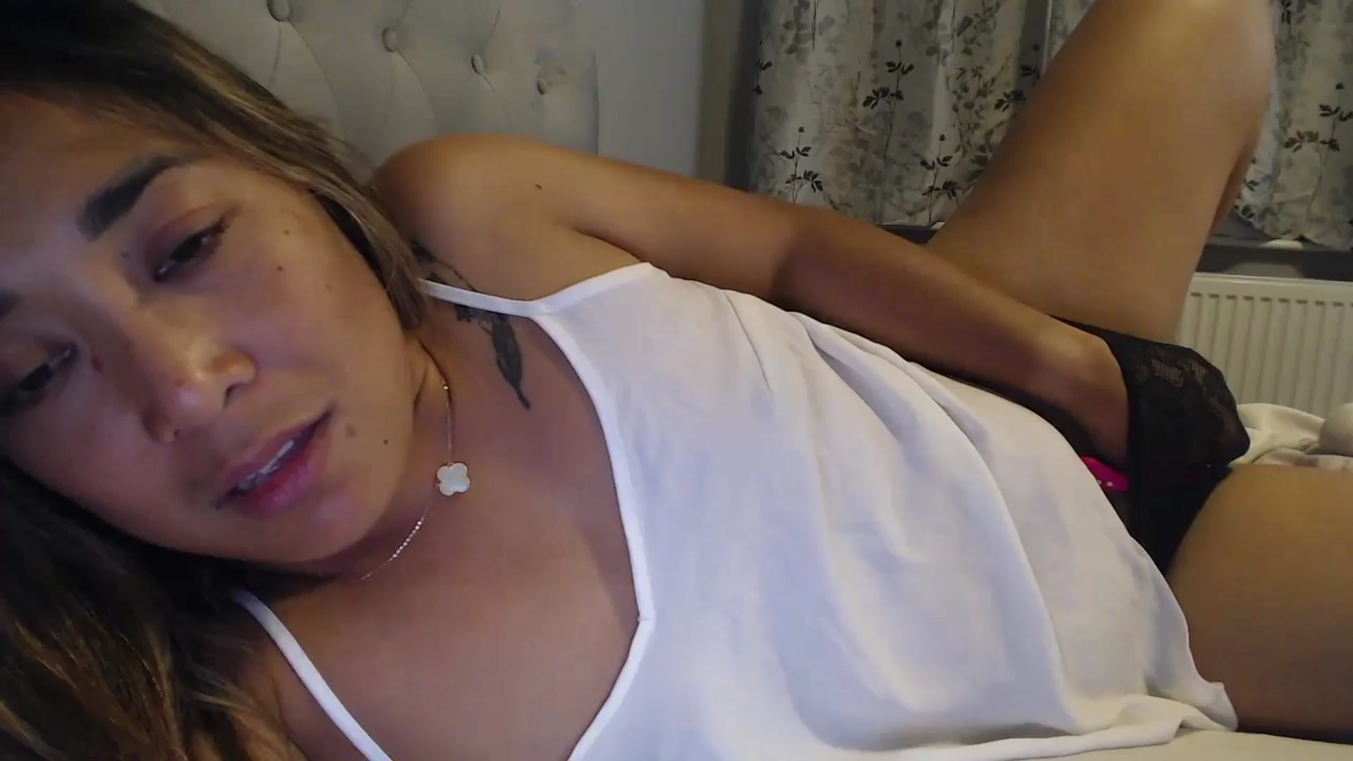 Gallery image thumbnail from NewKristine23's myfreecams stream on, 08/20/2024, 20:21 image 1 of 20