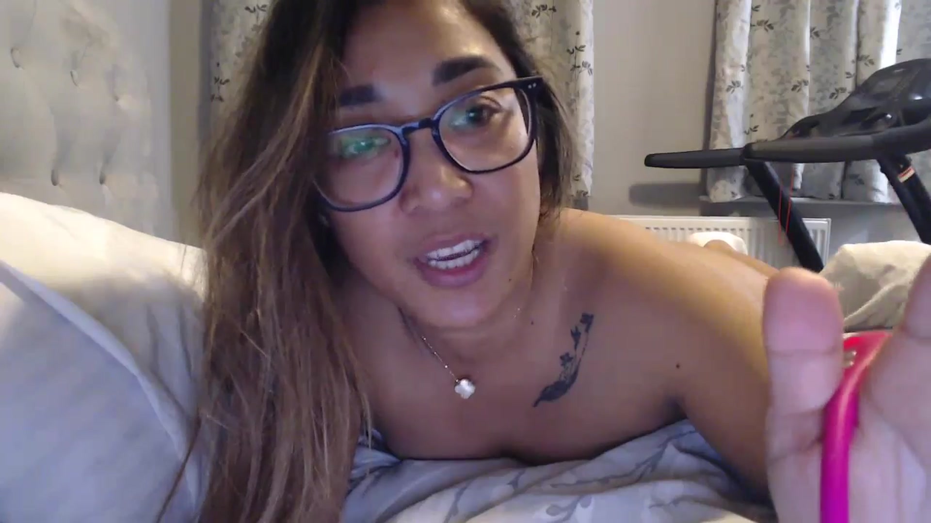 Gallery image thumbnail from NewKristine23's myfreecams stream on, 10/02/2024, 23:39 image 6 of 20