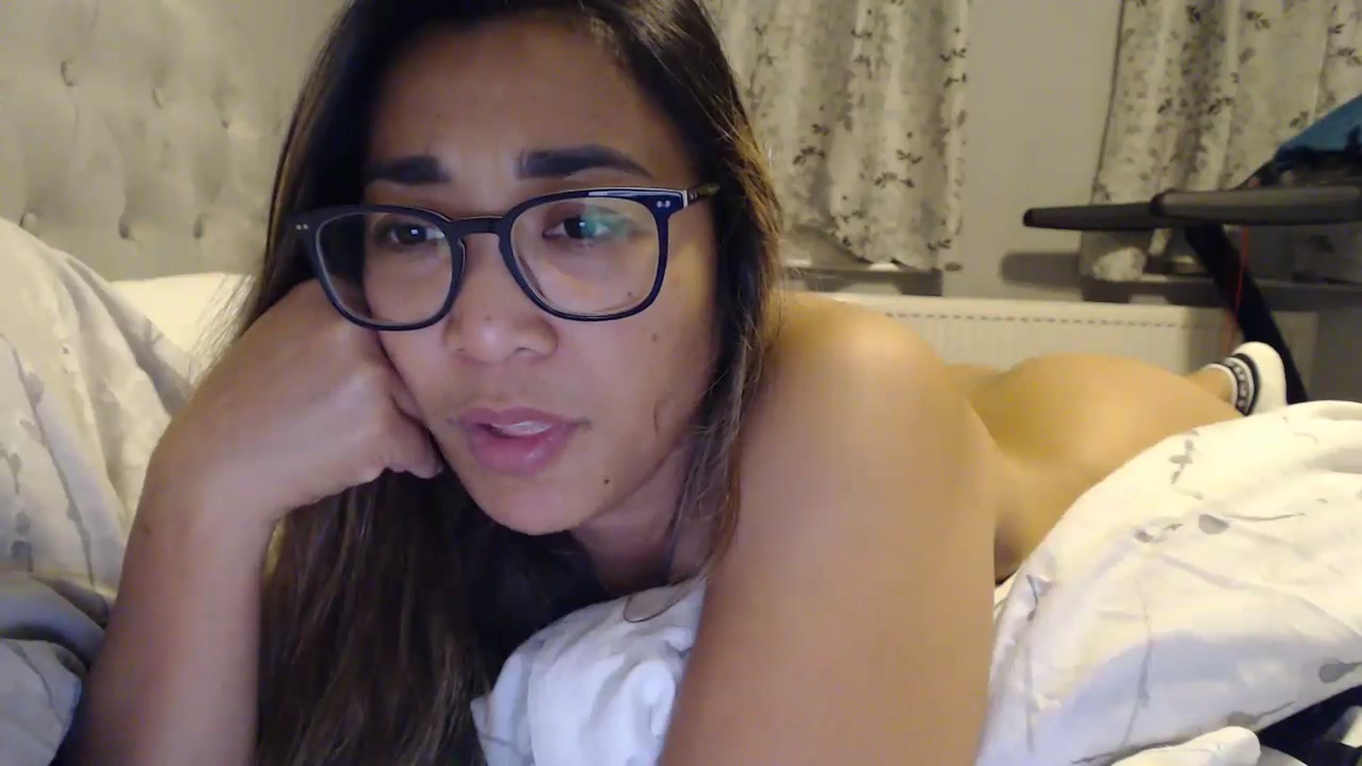 Gallery image thumbnail from NewKristine23's myfreecams stream on, 10/18/2024, 23:26 image 13 of 20
