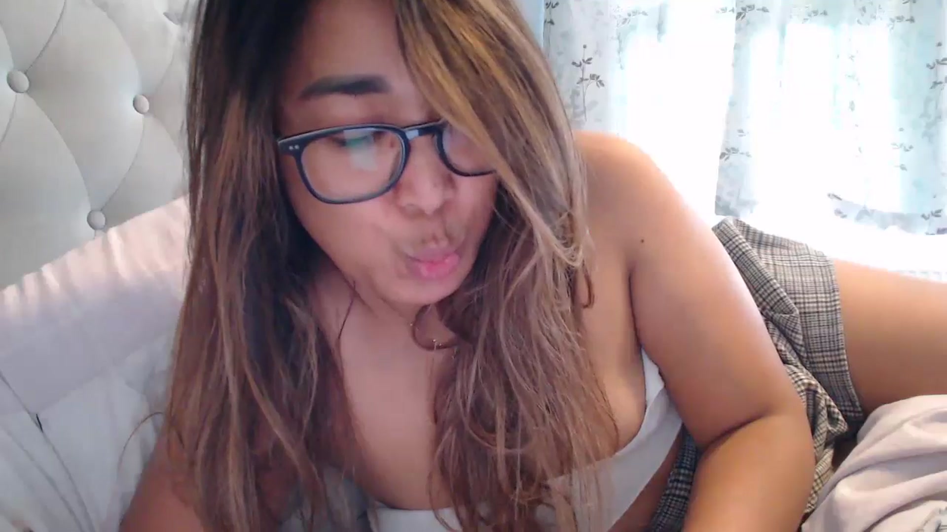 Gallery image thumbnail from NewKristine23's myfreecams stream on, 10/29/2024, 13:07 image 7 of 20
