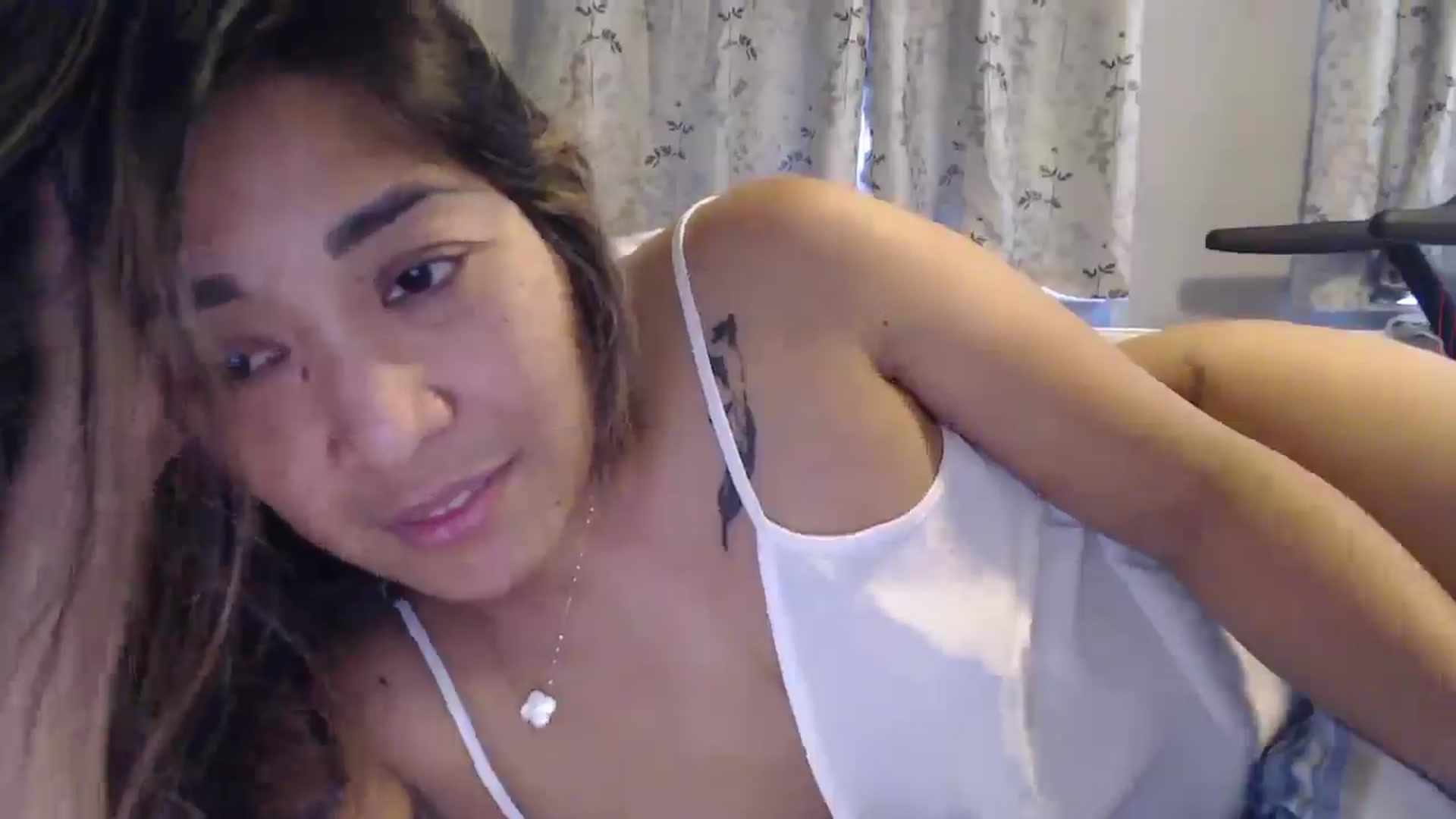 Gallery image thumbnail from NewKristine23's myfreecams stream on, 11/27/2024, 12:57 image 16 of 20