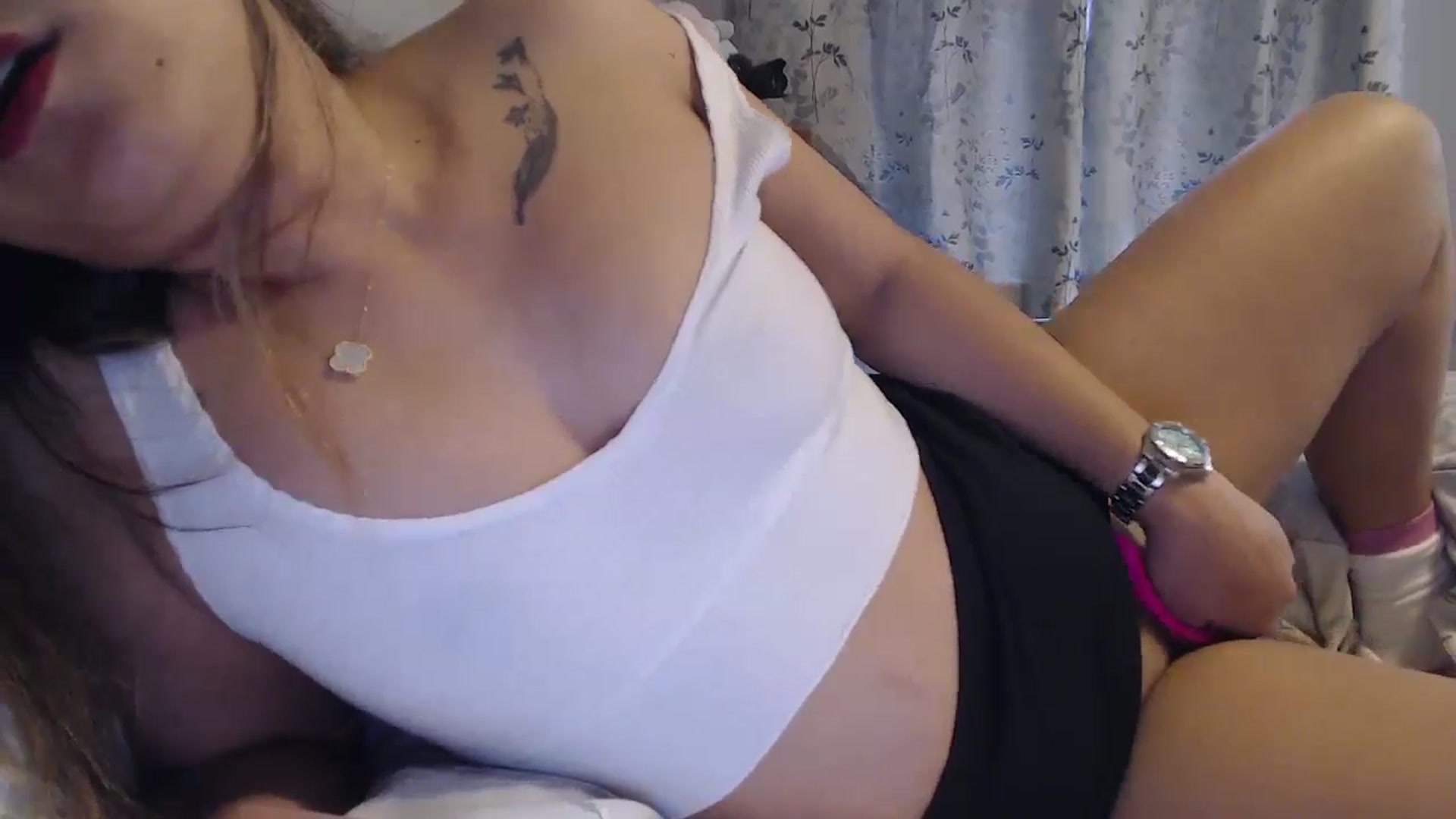 Gallery image thumbnail from NewKristine23's myfreecams stream on, 01/06/2025, 12:56 image 7 of 20