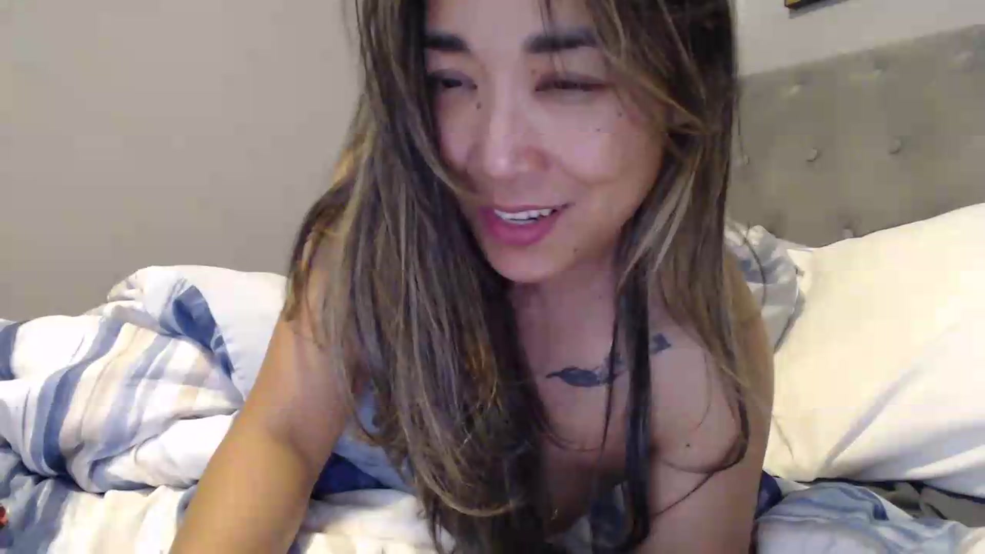 Gallery image thumbnail from NewKristine23's myfreecams stream on, 08/01/2026, 22:30 image 11 of 20