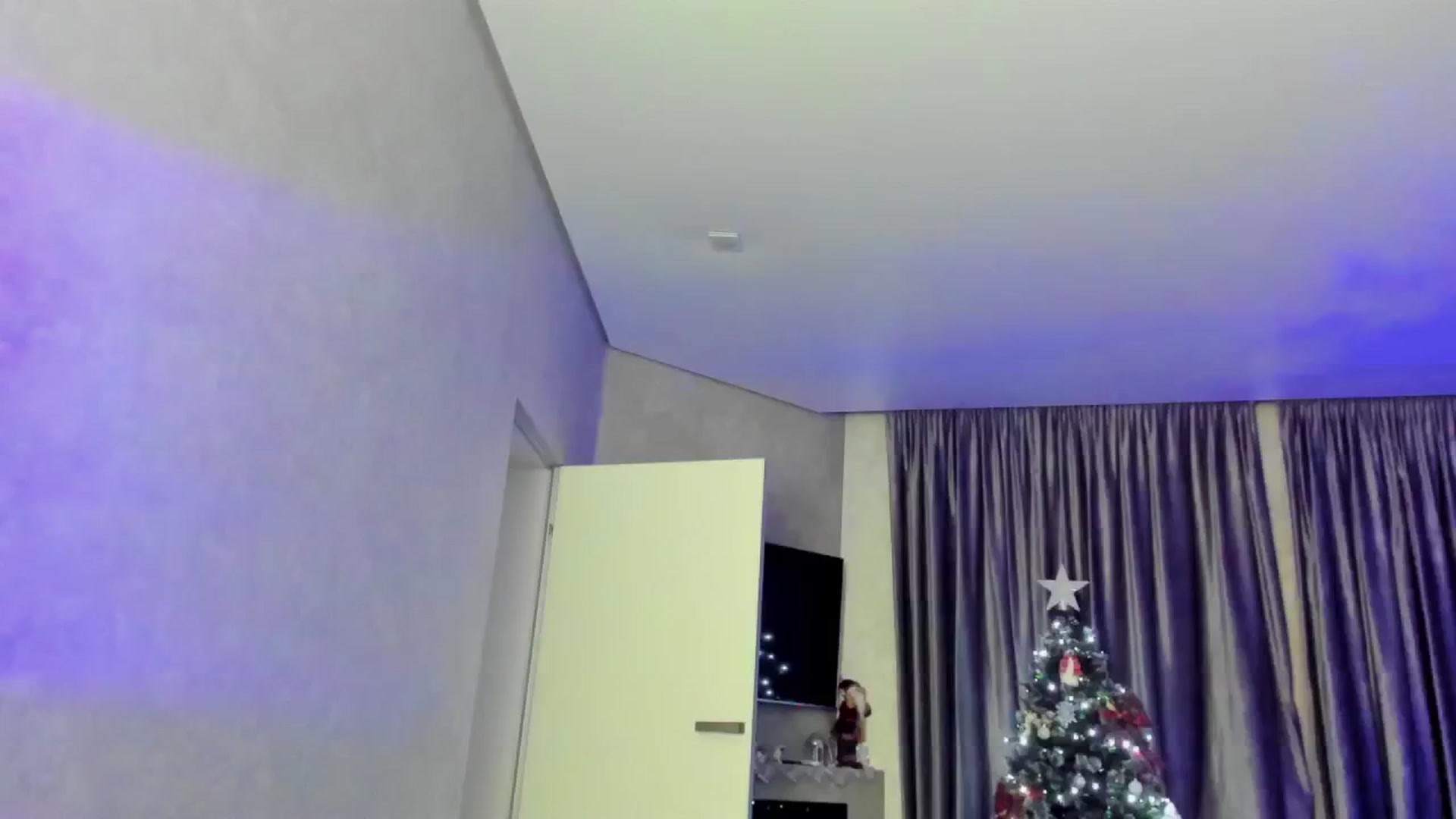 Gallery image thumbnail from NewYearK's myfreecams stream on, 01/05/2025, 20:40 image 2 of 20